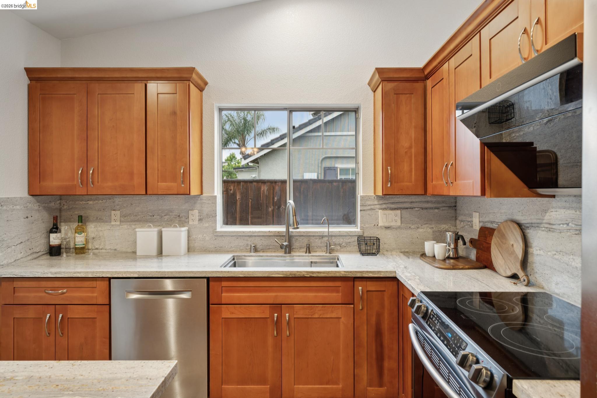 1130 Meadow Dr