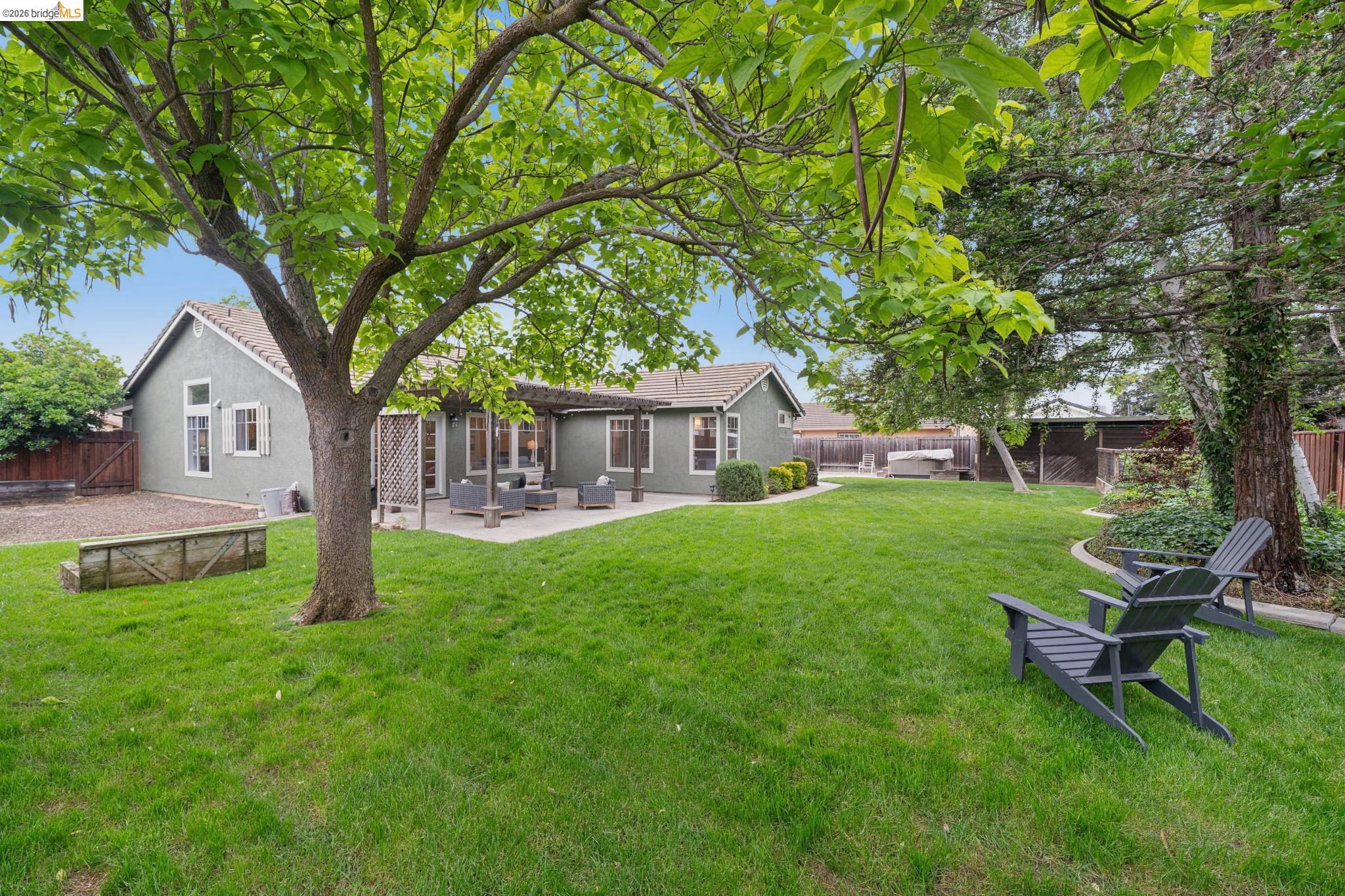 1130 Meadow Dr