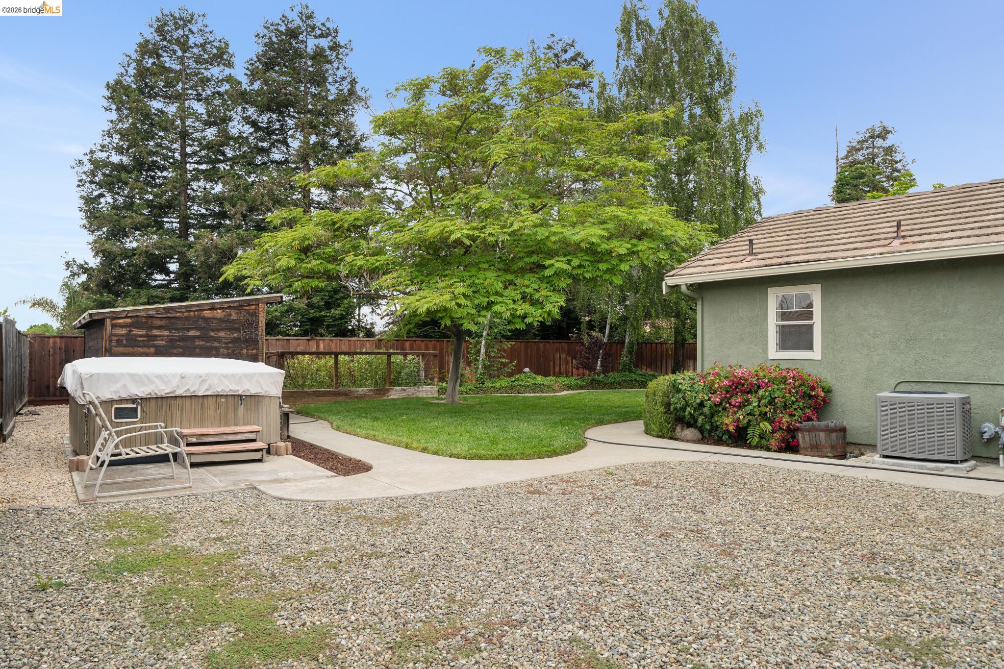 1130 Meadow Dr