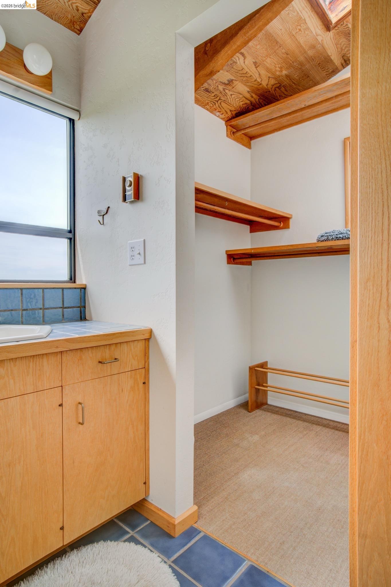 335 Spur Close