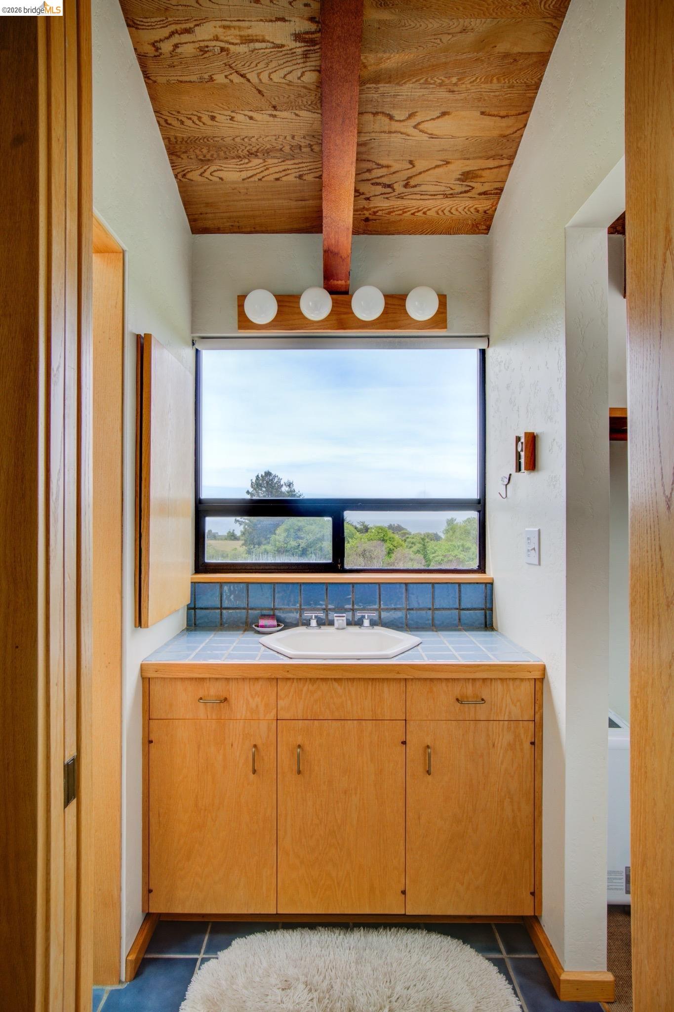 335 Spur Close