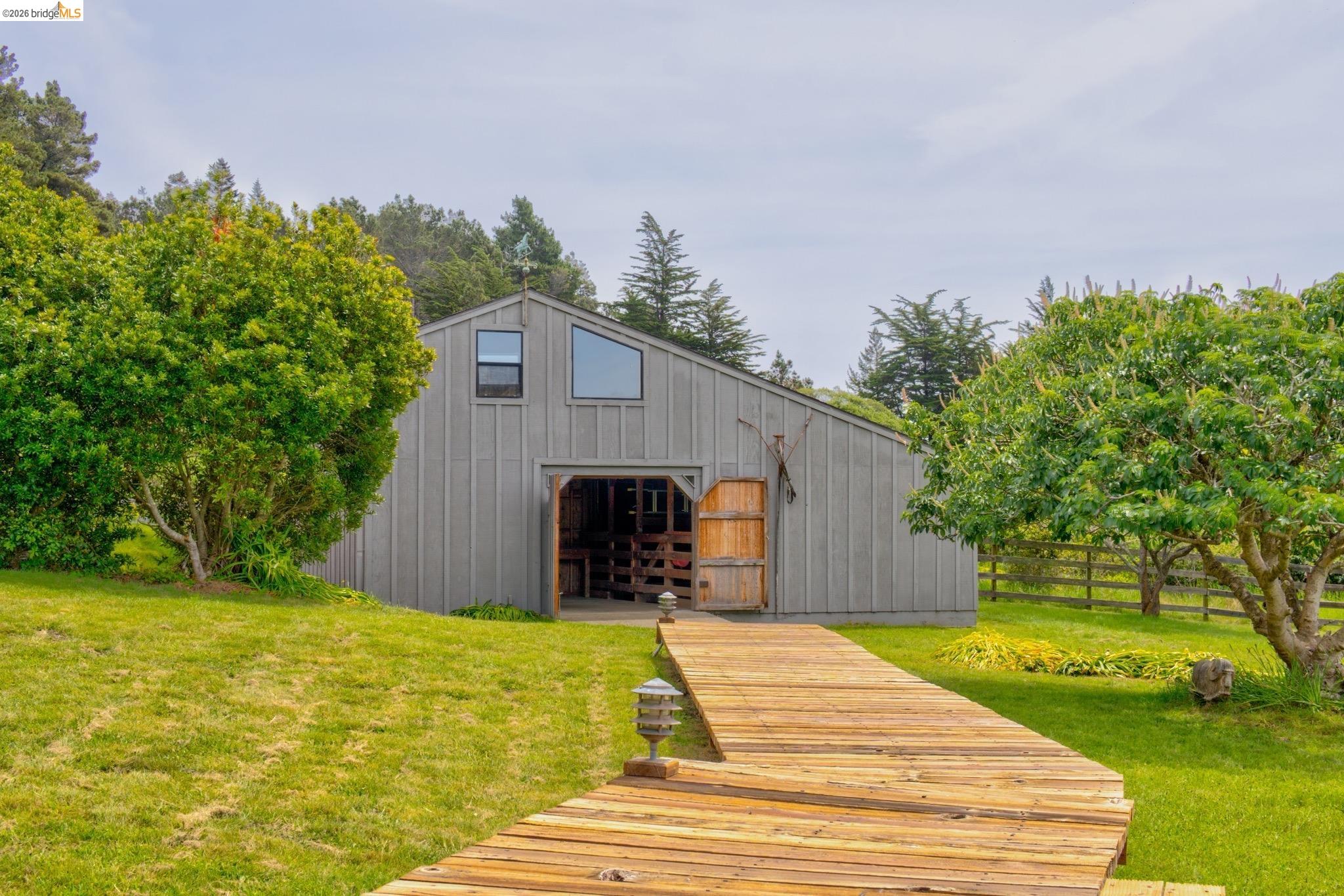 335 Spur Close
