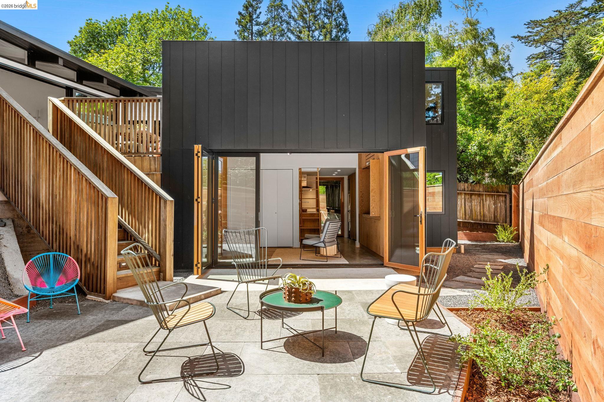 655 Vistamont Avenue