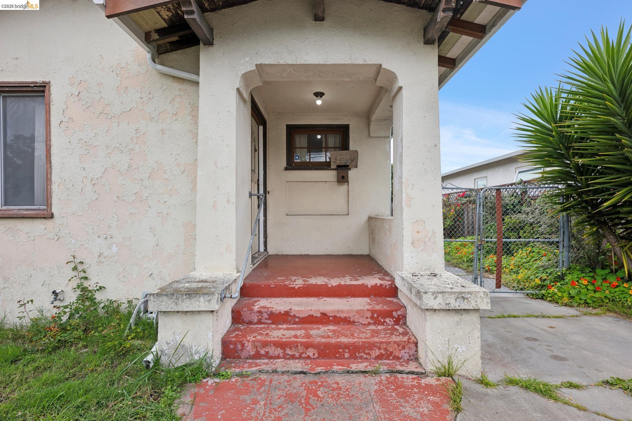 2534 Mathews Street