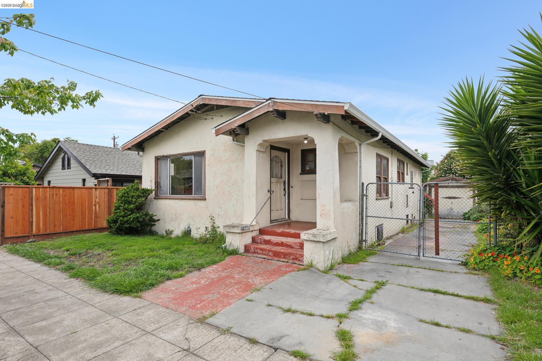 2534 Mathews Street