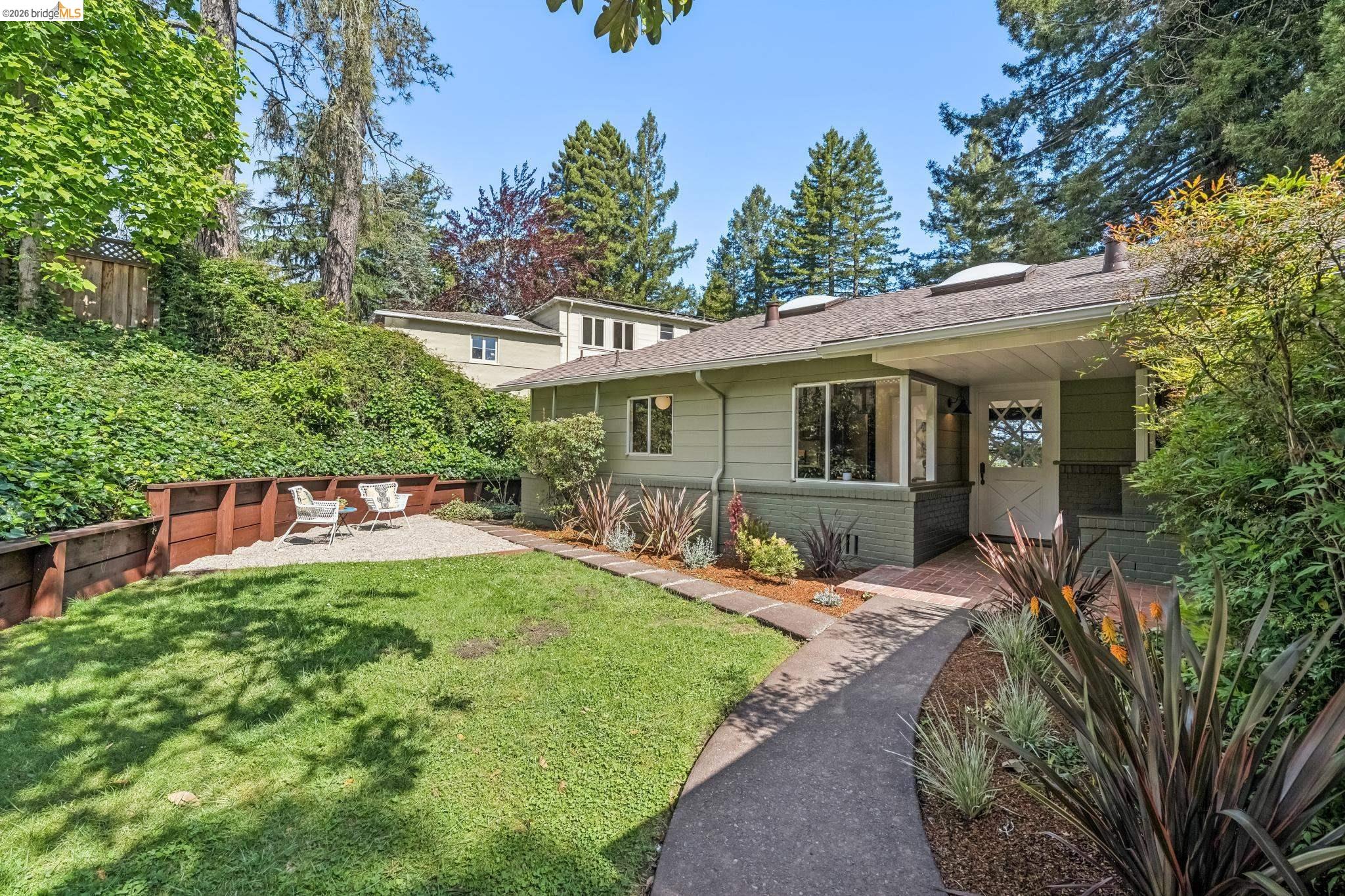 1113 Hillview Rd