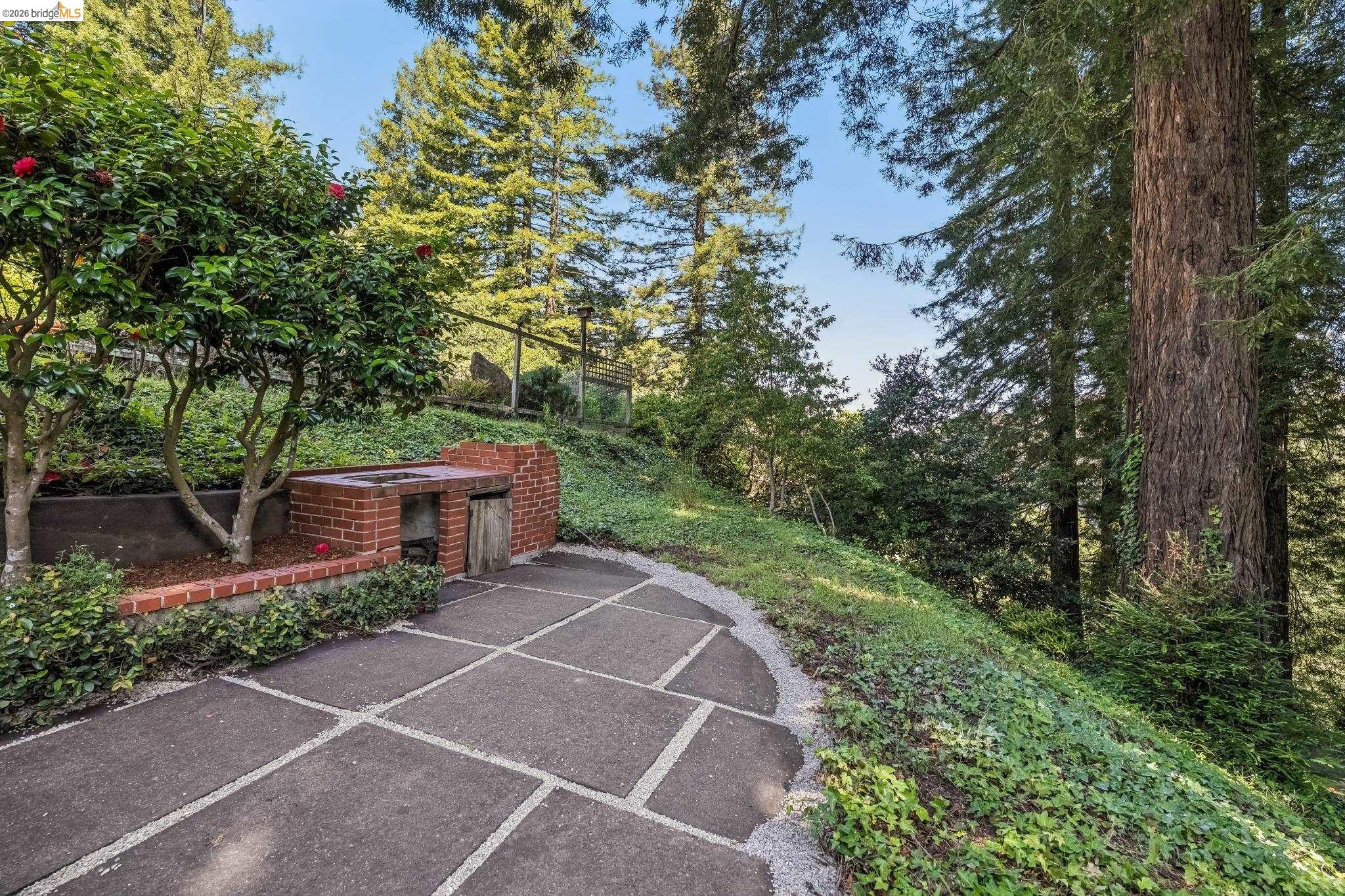1113 Hillview Rd