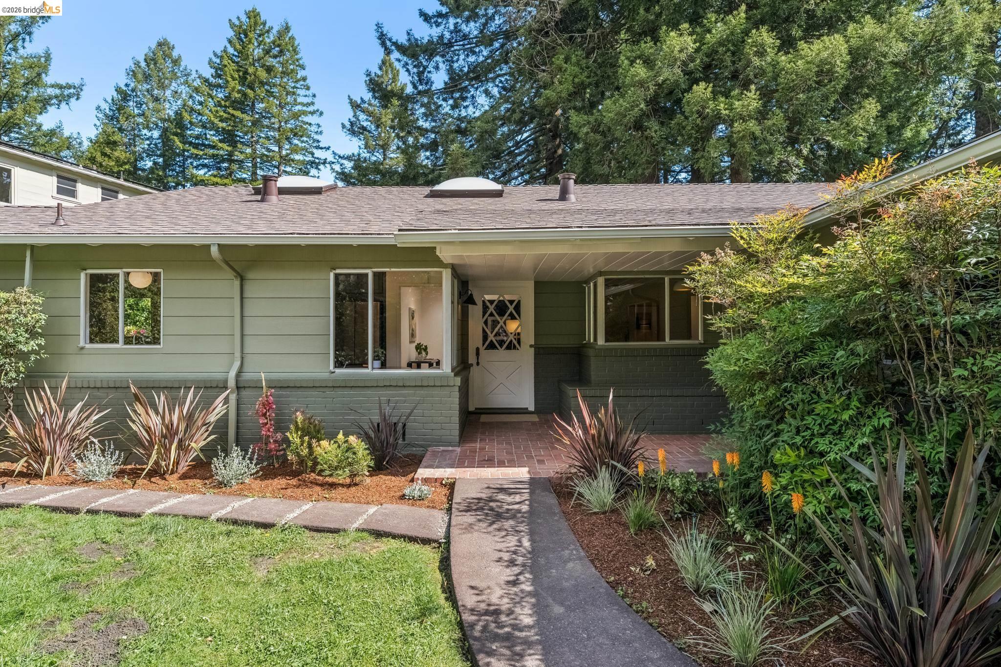 1113 Hillview Rd