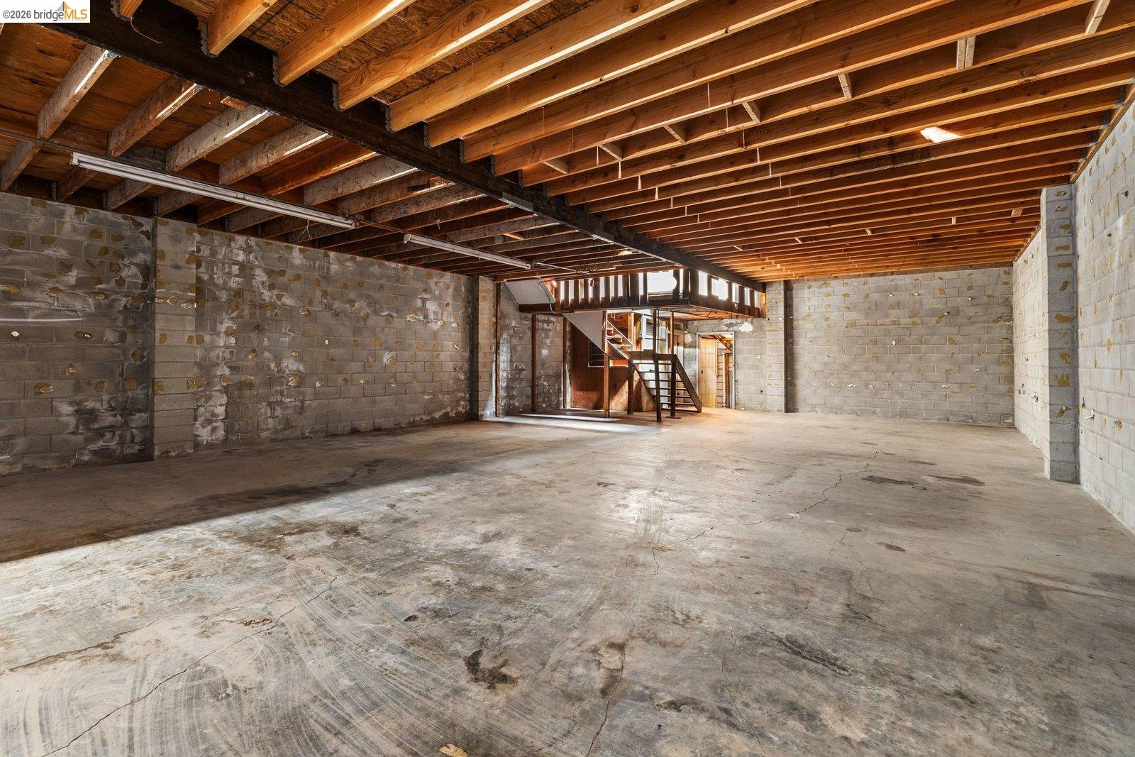 1528 International Blvd