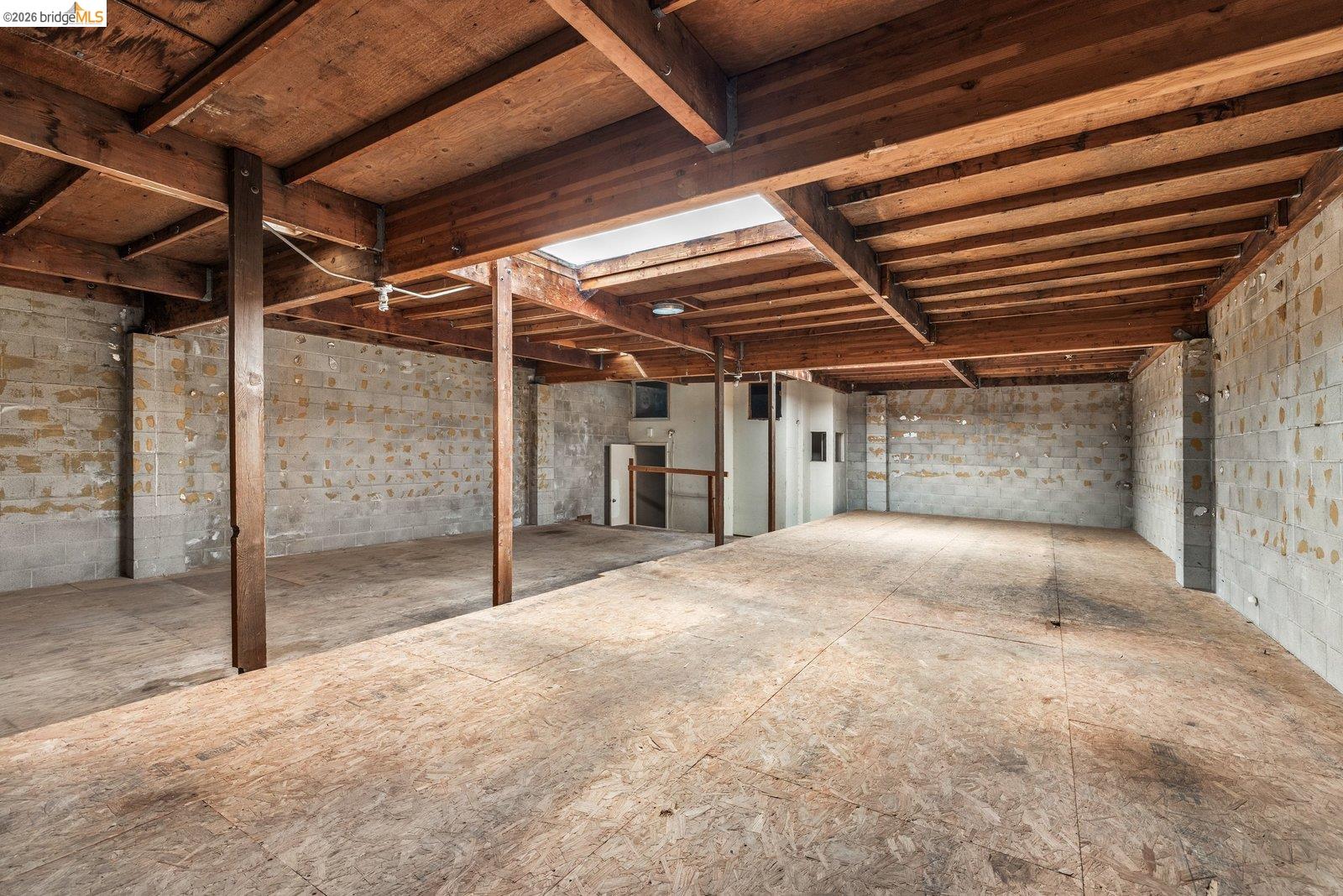 1528 International Blvd