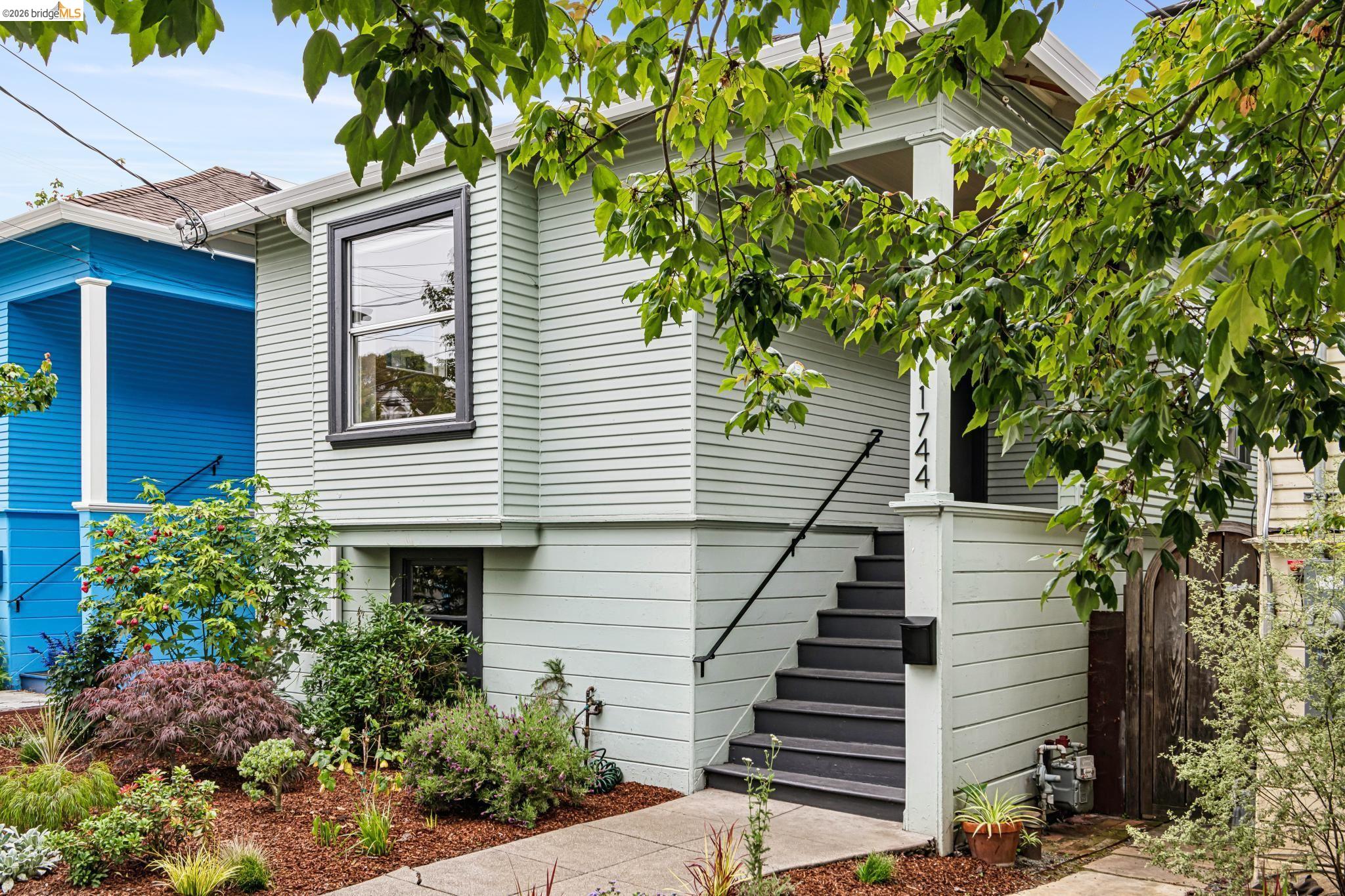 1744 Addison