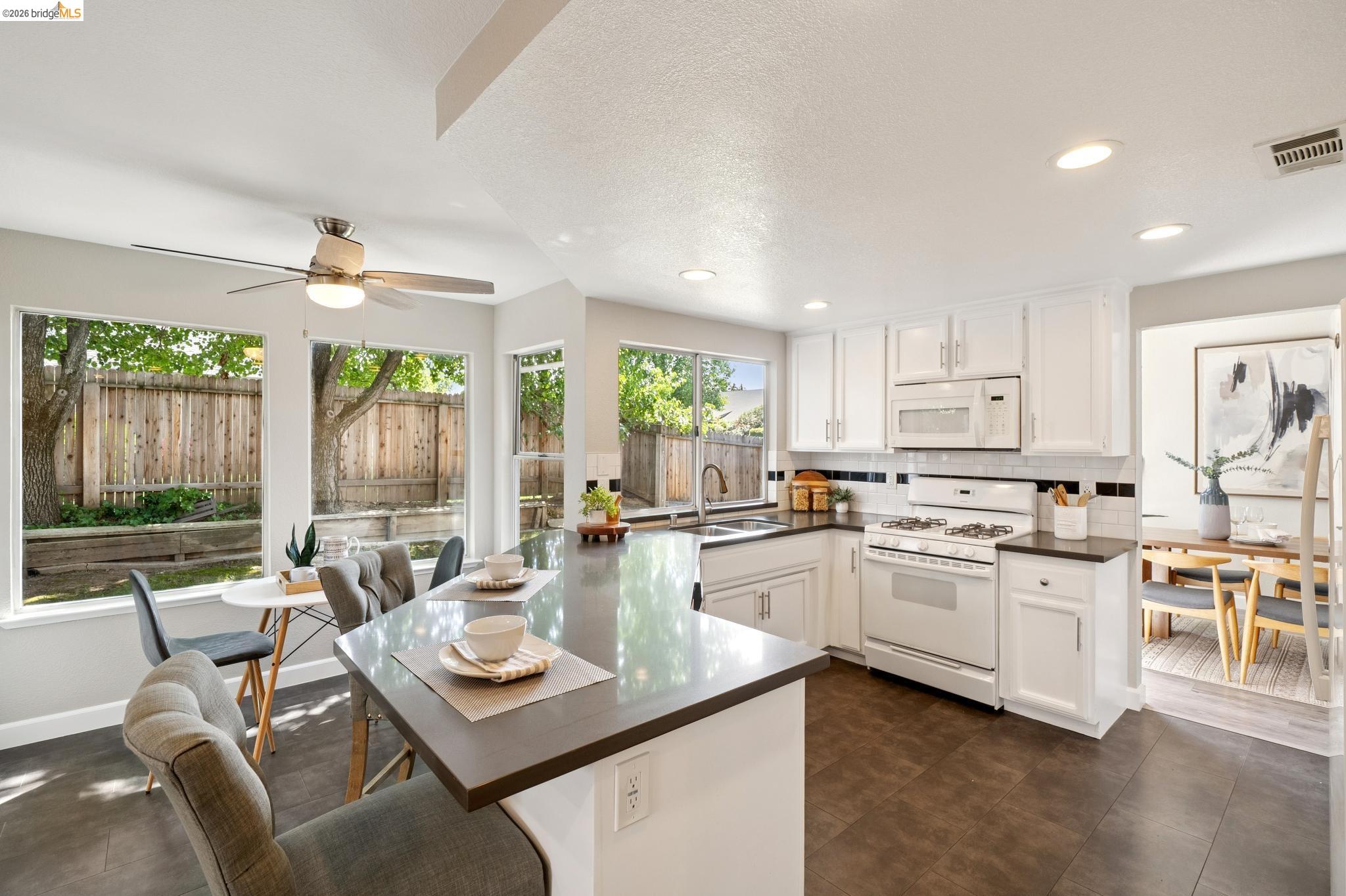 3400 Cobblestone Dr