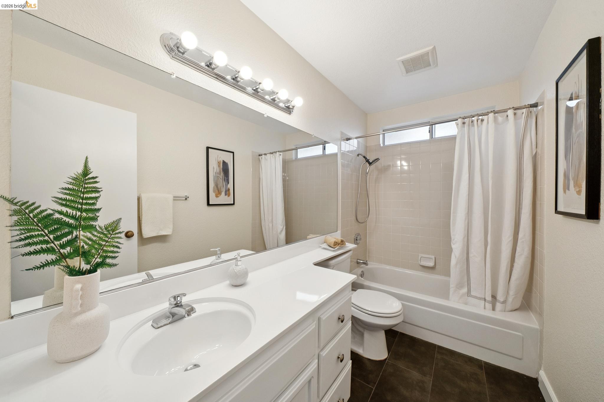 3400 Cobblestone Dr