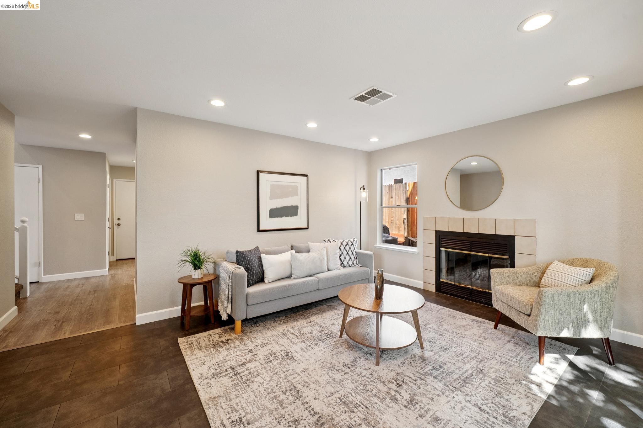 3400 Cobblestone Dr