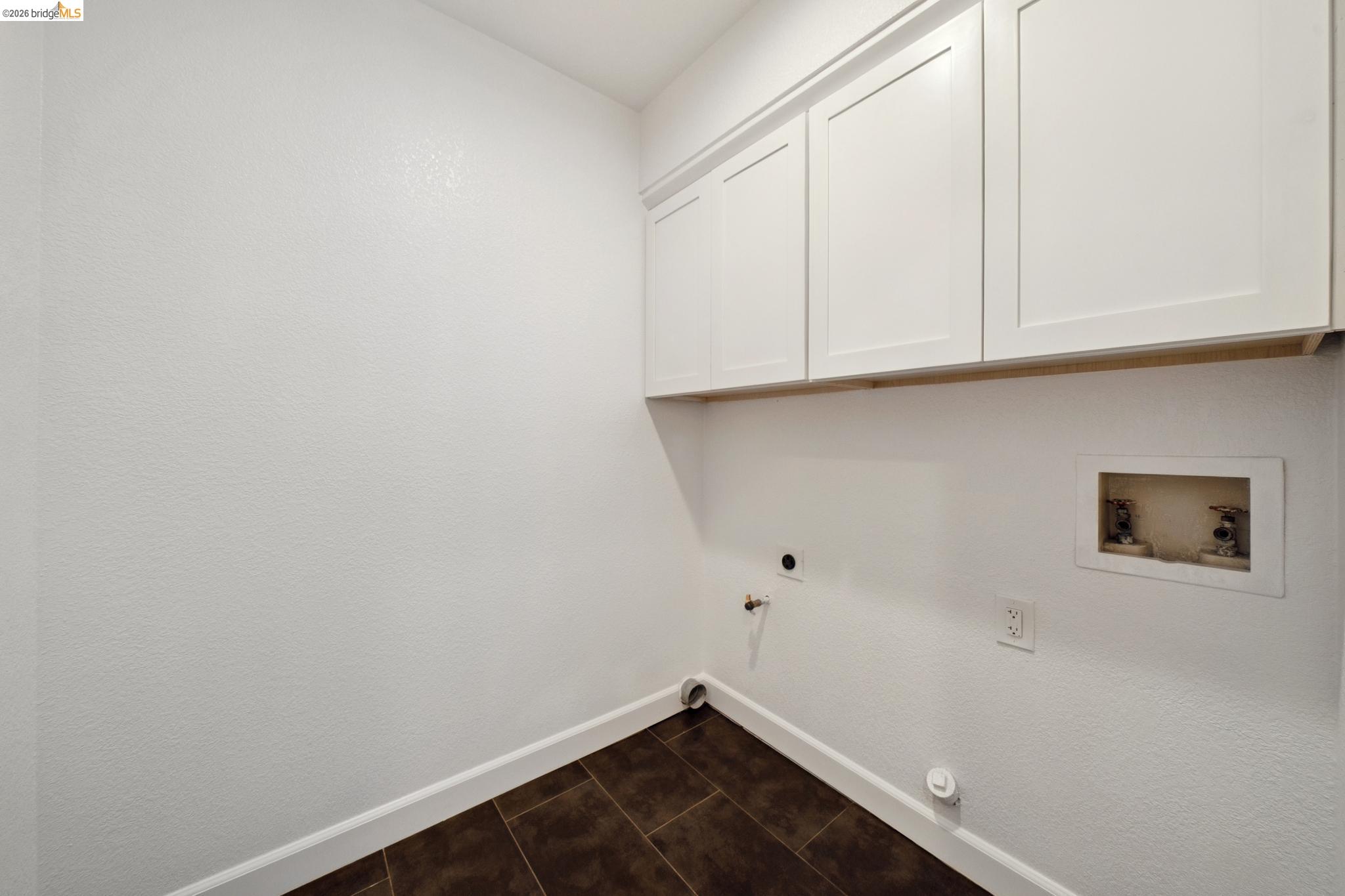 3400 Cobblestone Dr