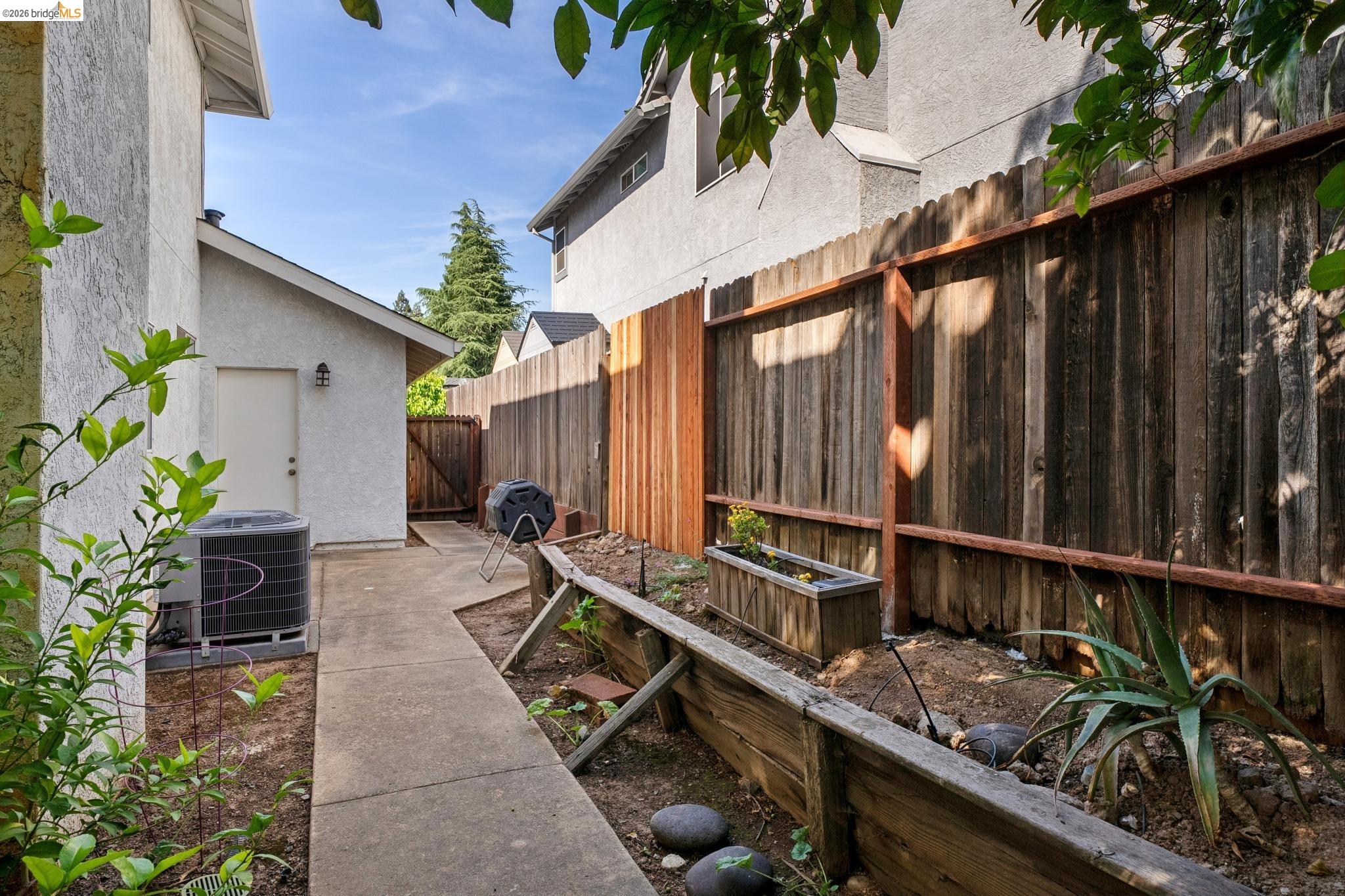 3400 Cobblestone Dr