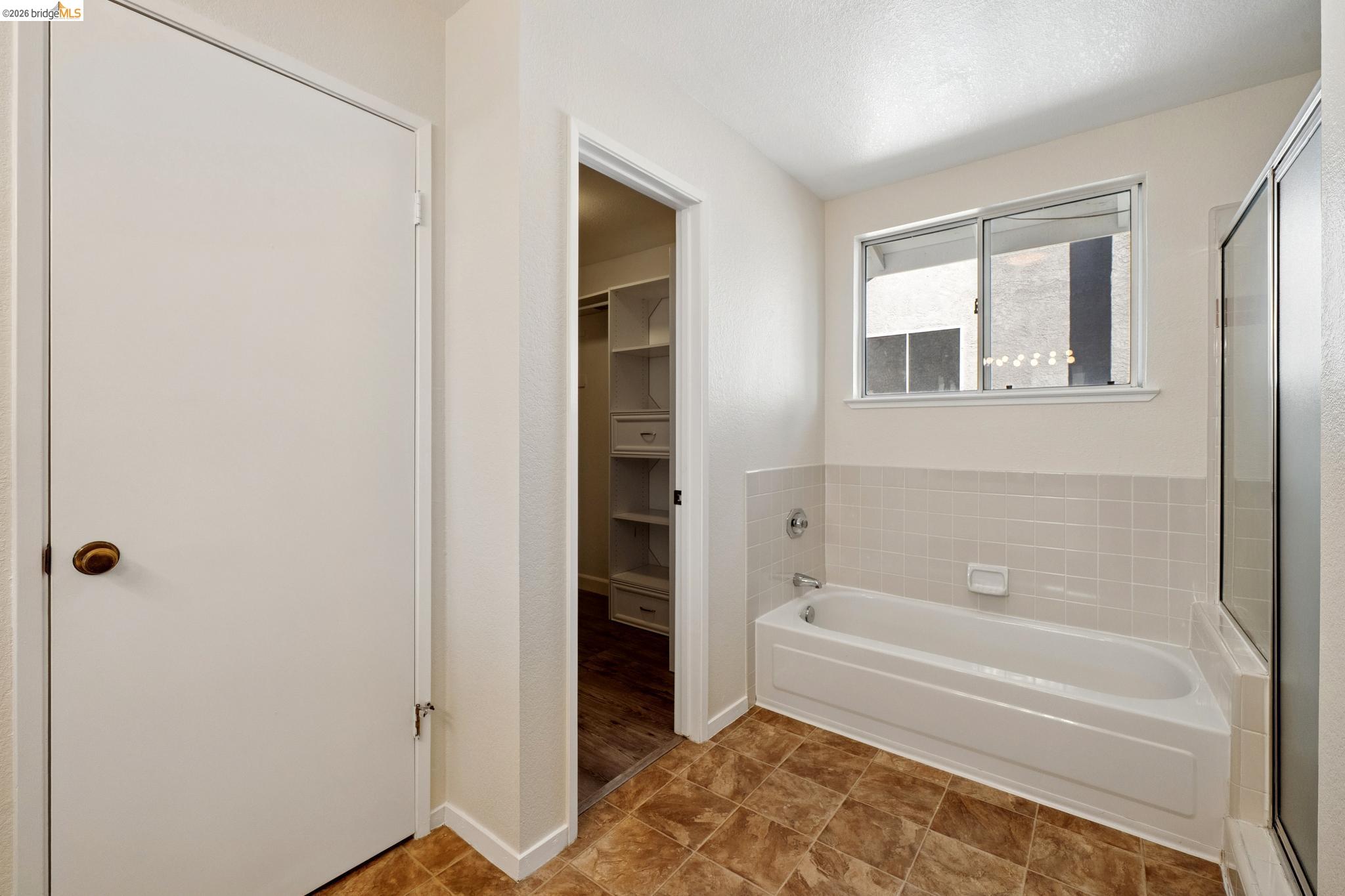 3400 Cobblestone Dr