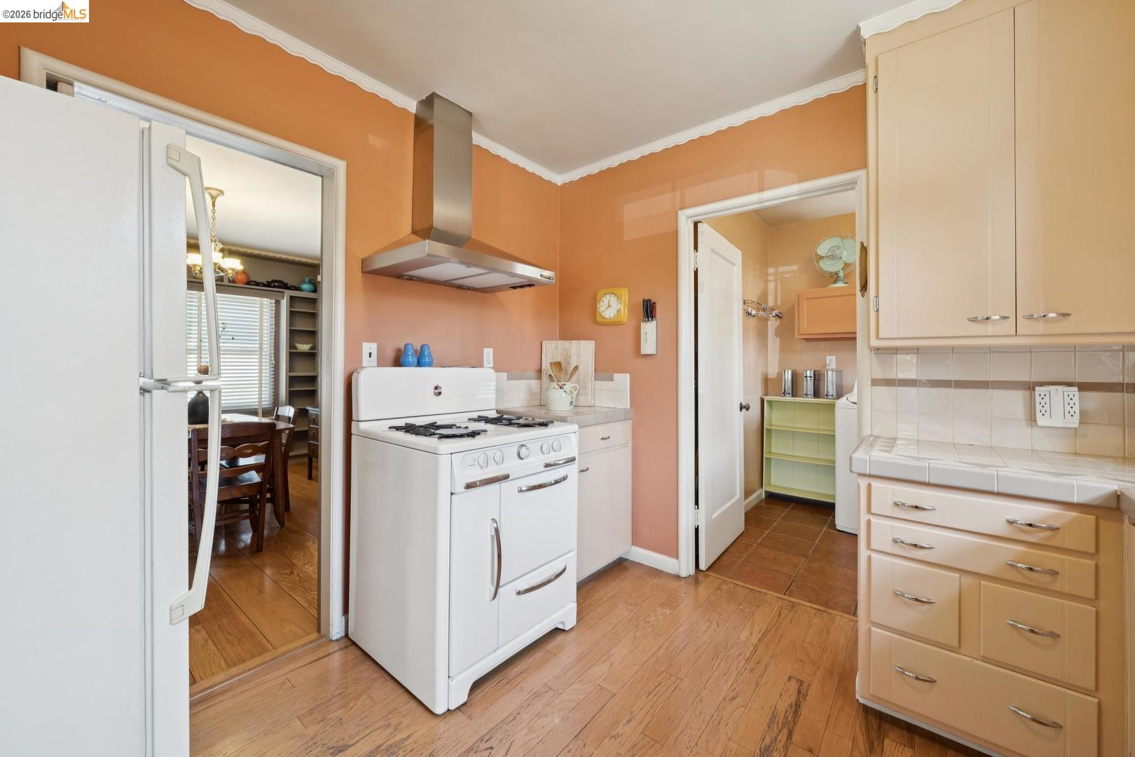 200 W Broadmoor BLVD