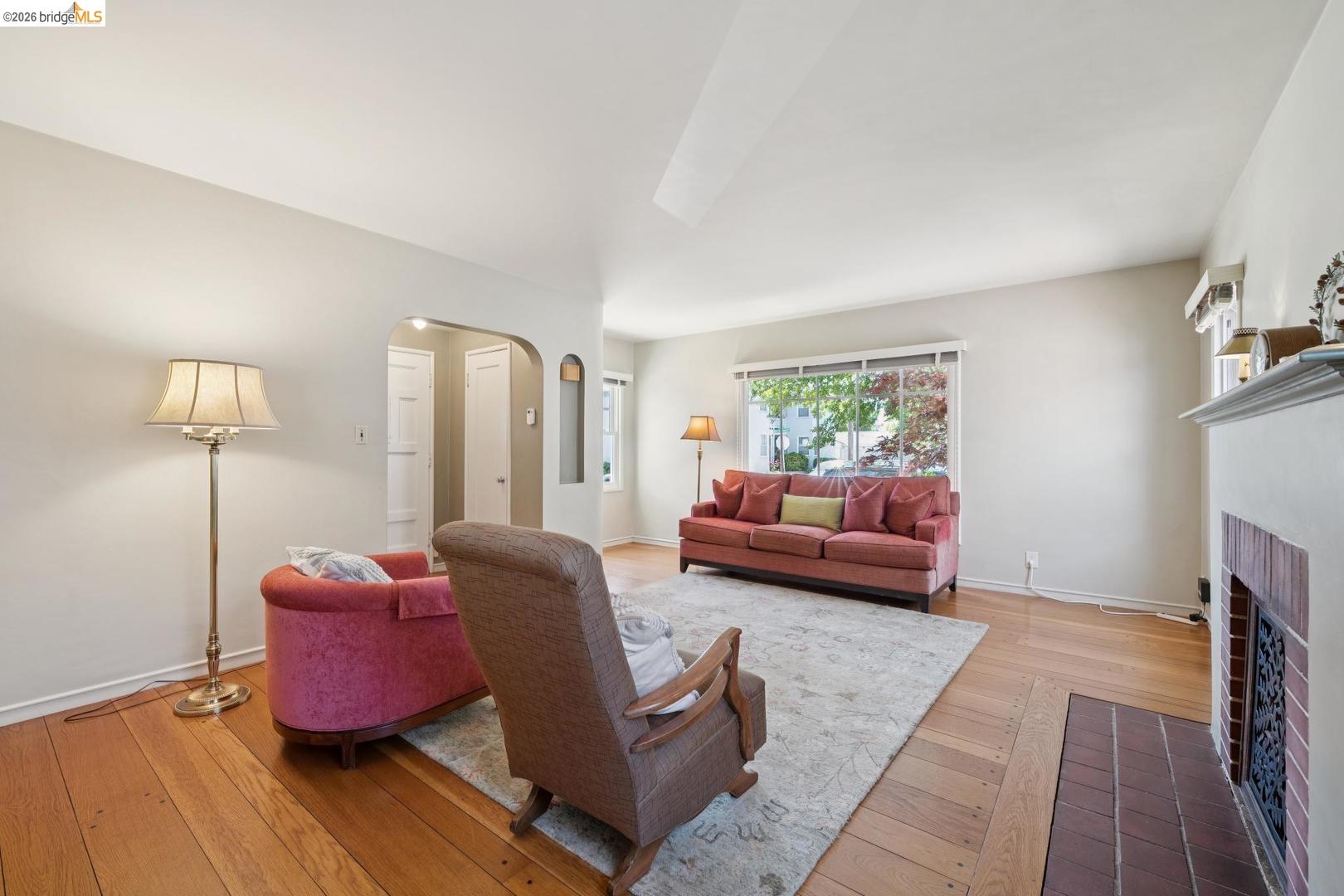 200 W Broadmoor BLVD