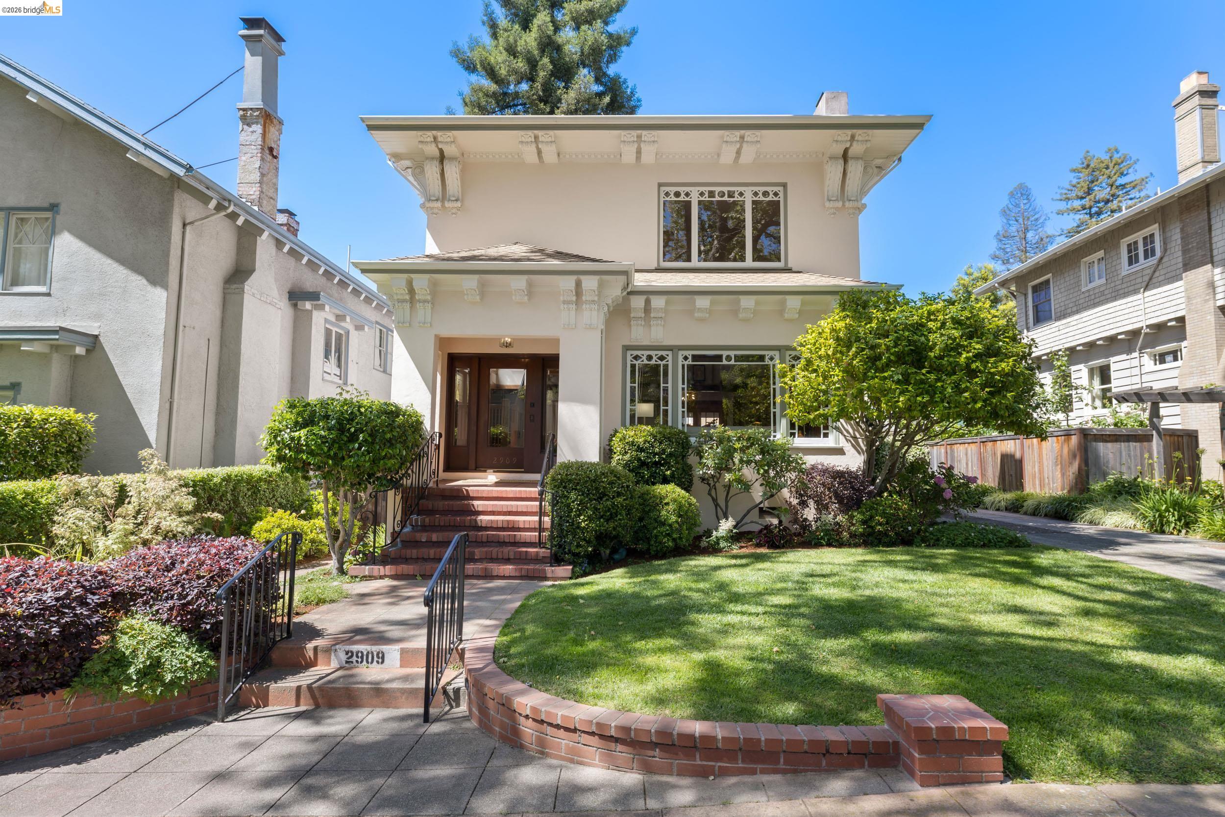 2909 Forest Ave