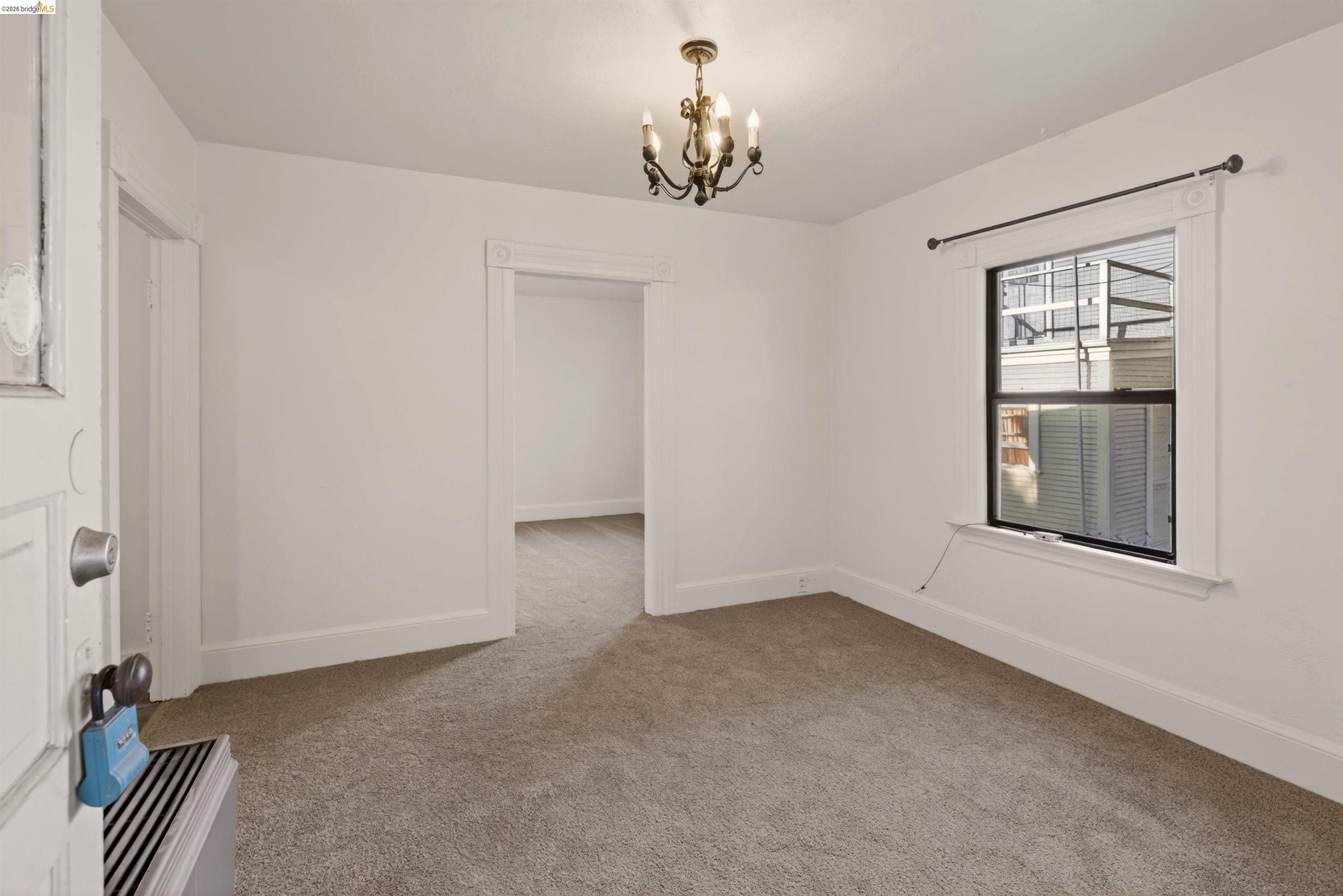 2338 Roosevelt Ave