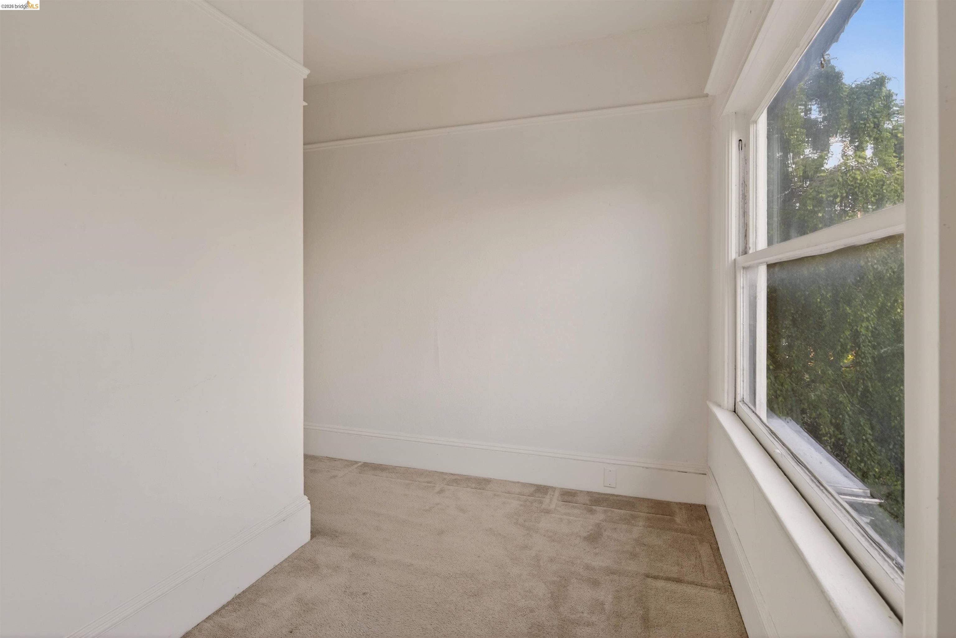 2338 Roosevelt Ave