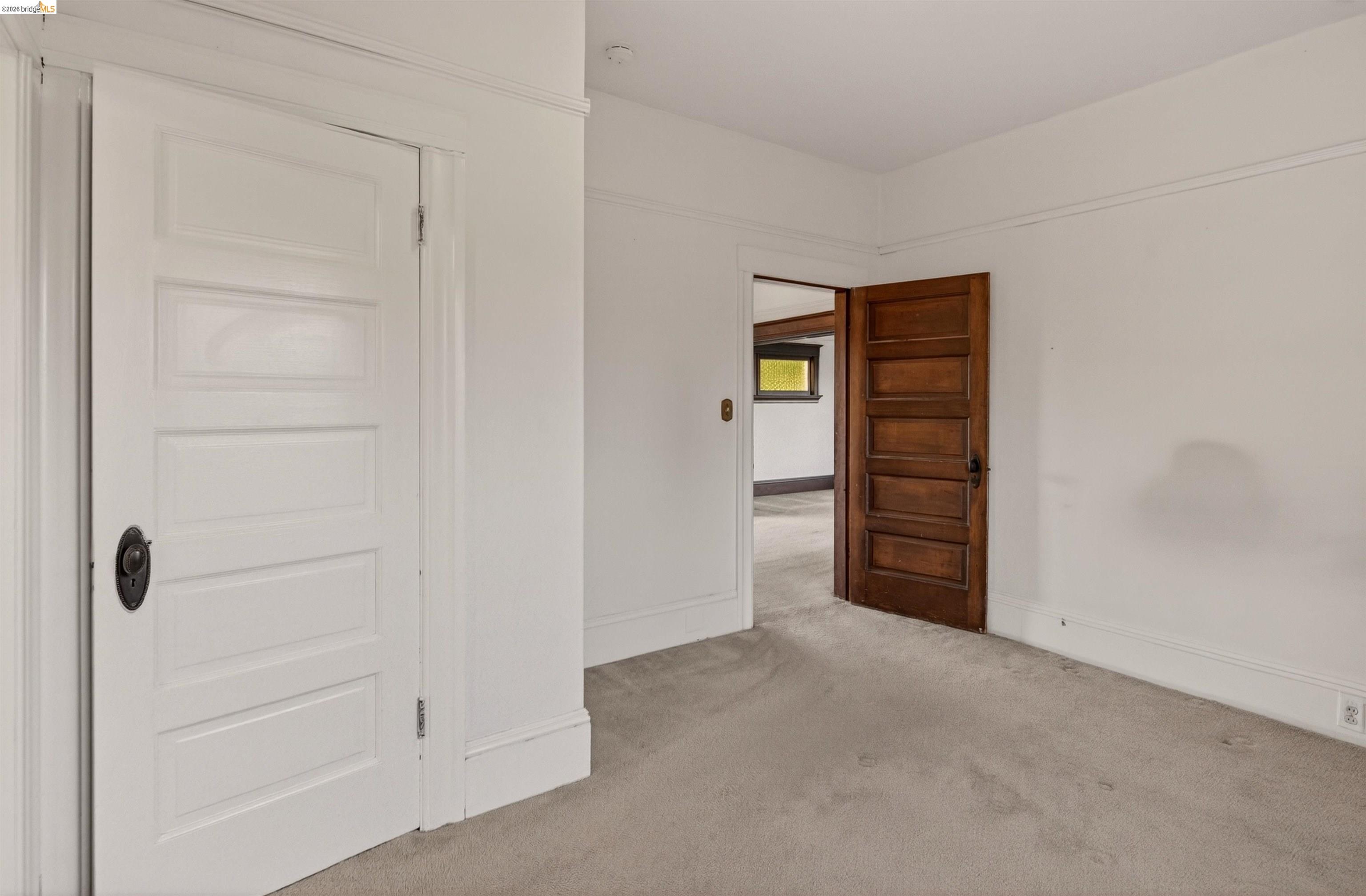 2338 Roosevelt Ave