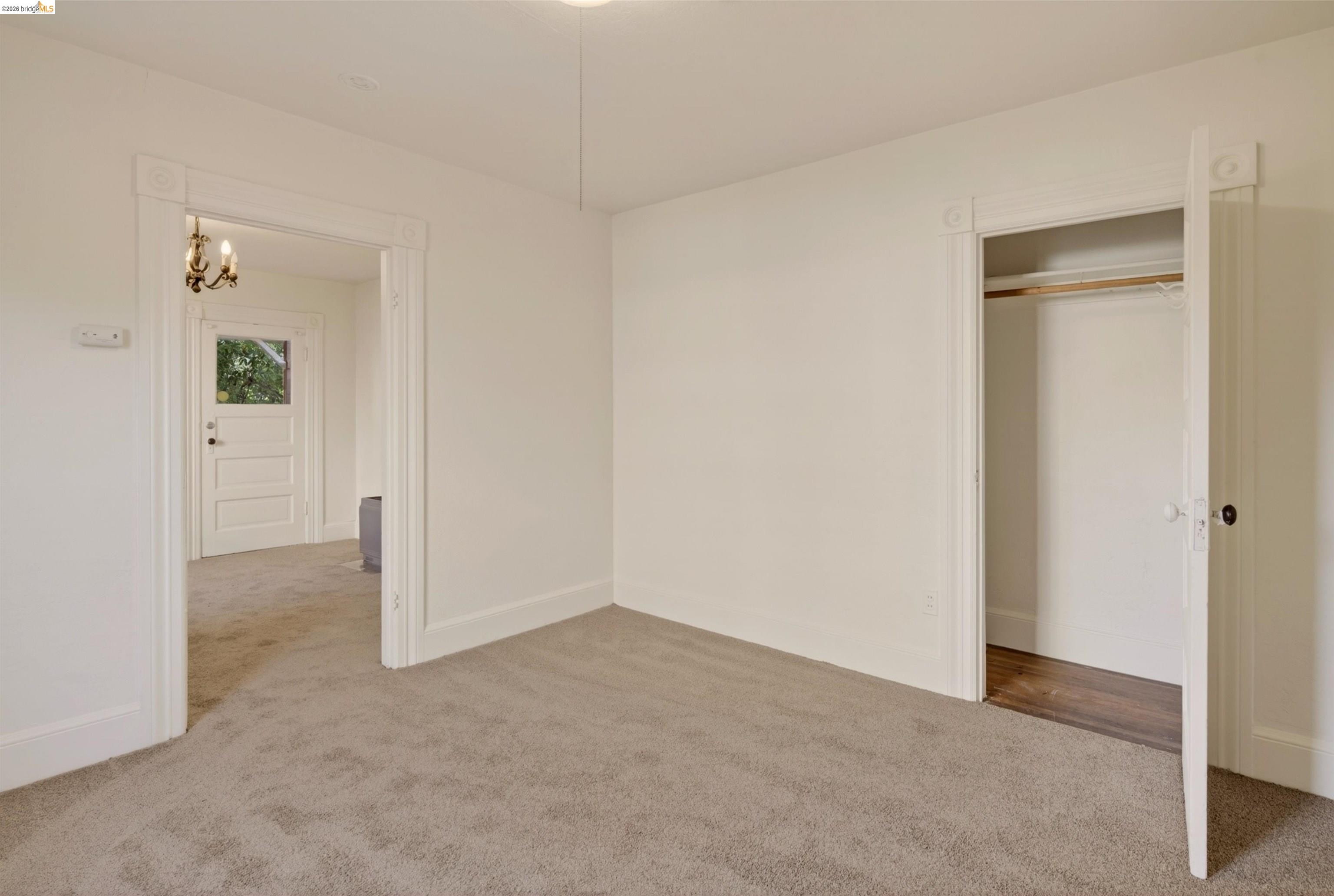 2338 Roosevelt Ave