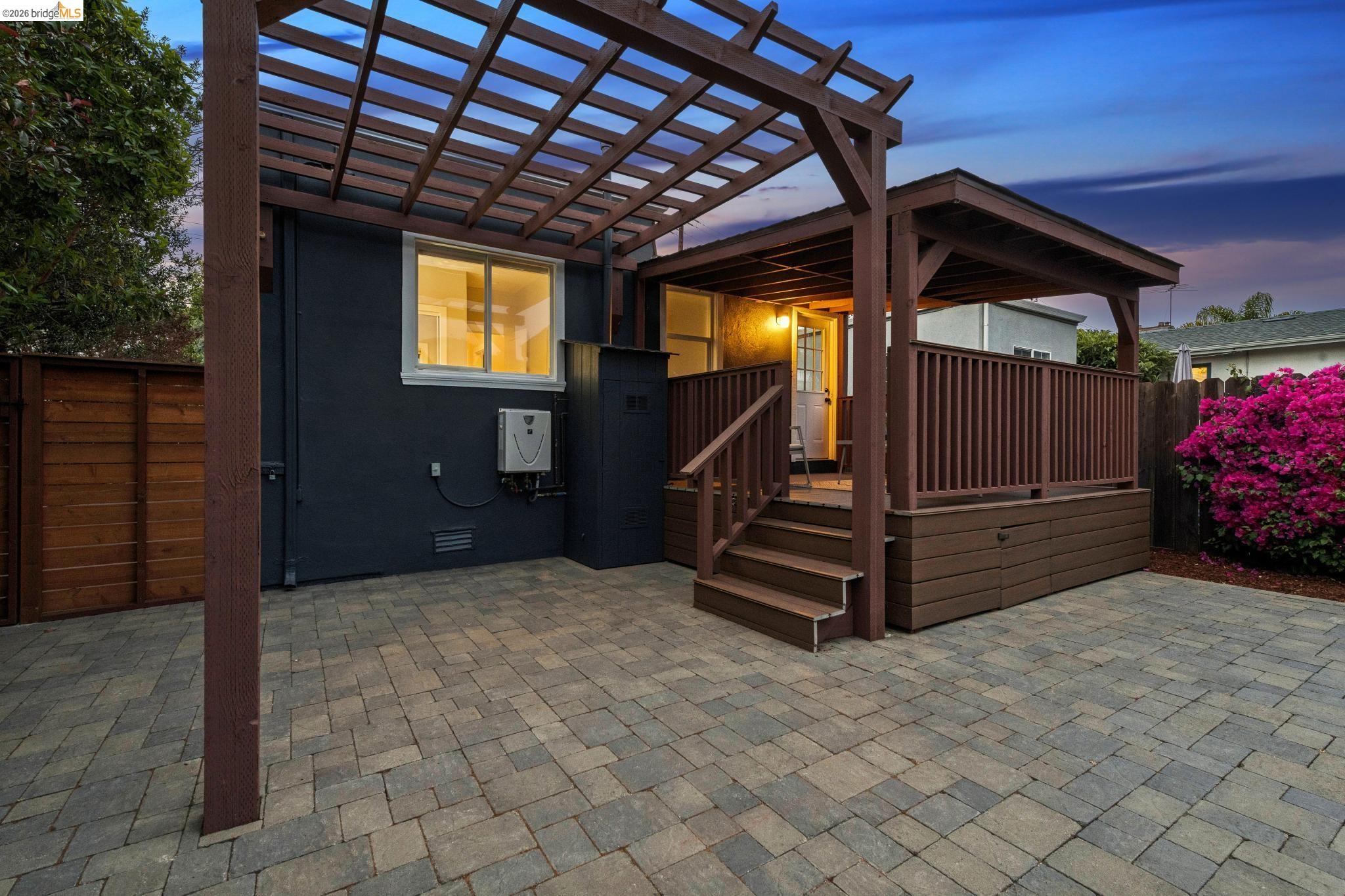 1108 Dwight Way
