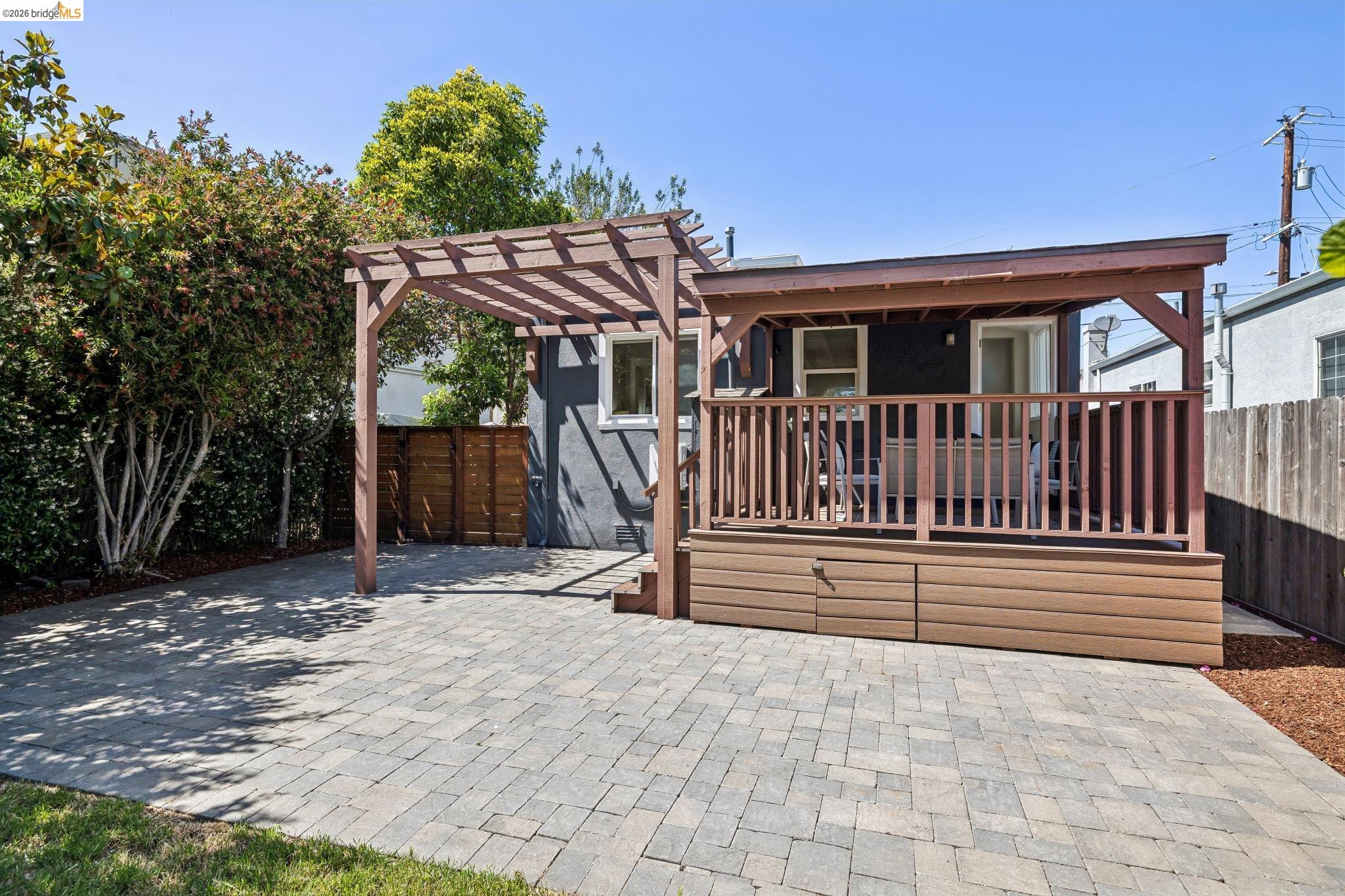 1108 Dwight Way