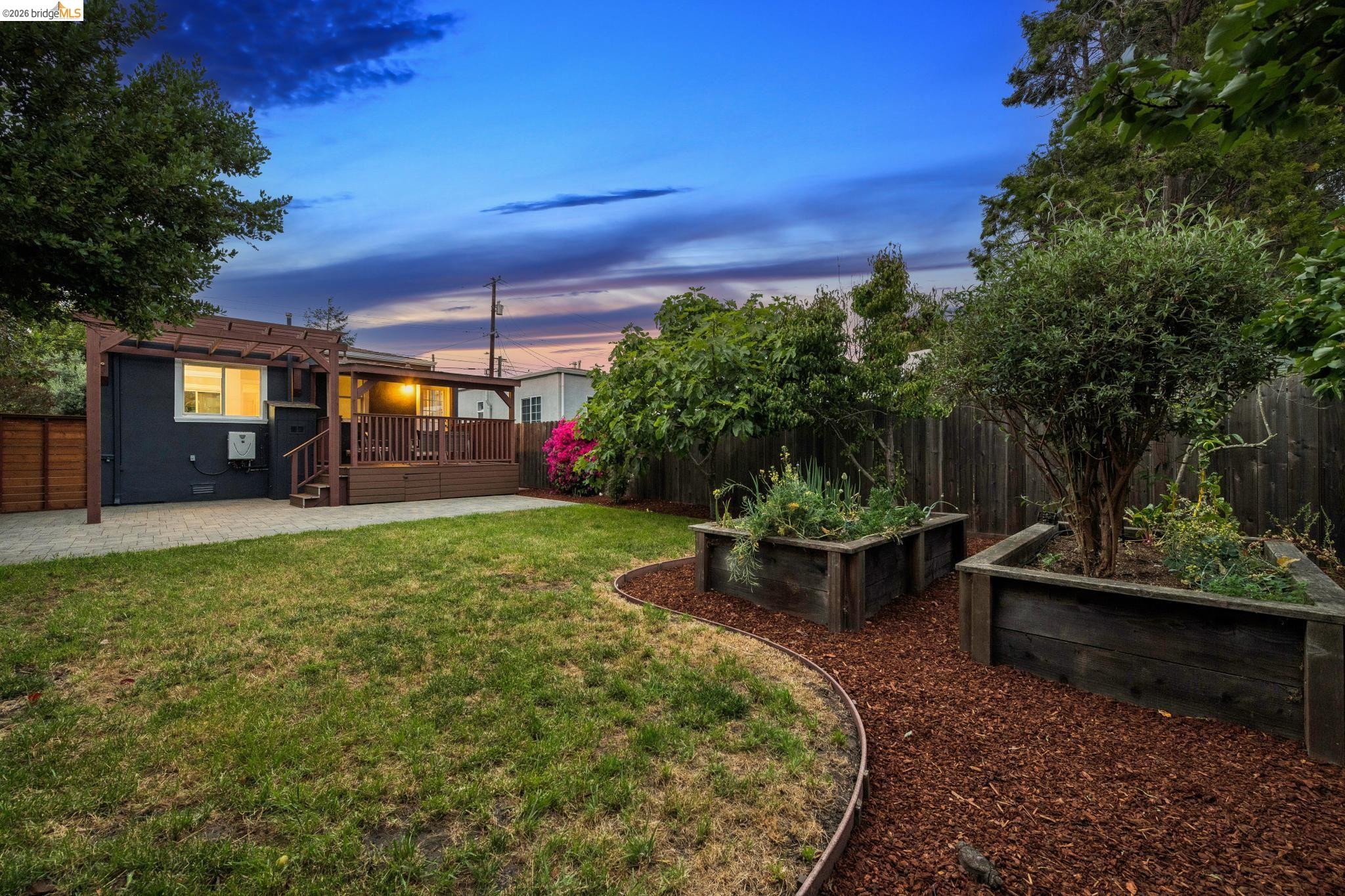 1108 Dwight Way