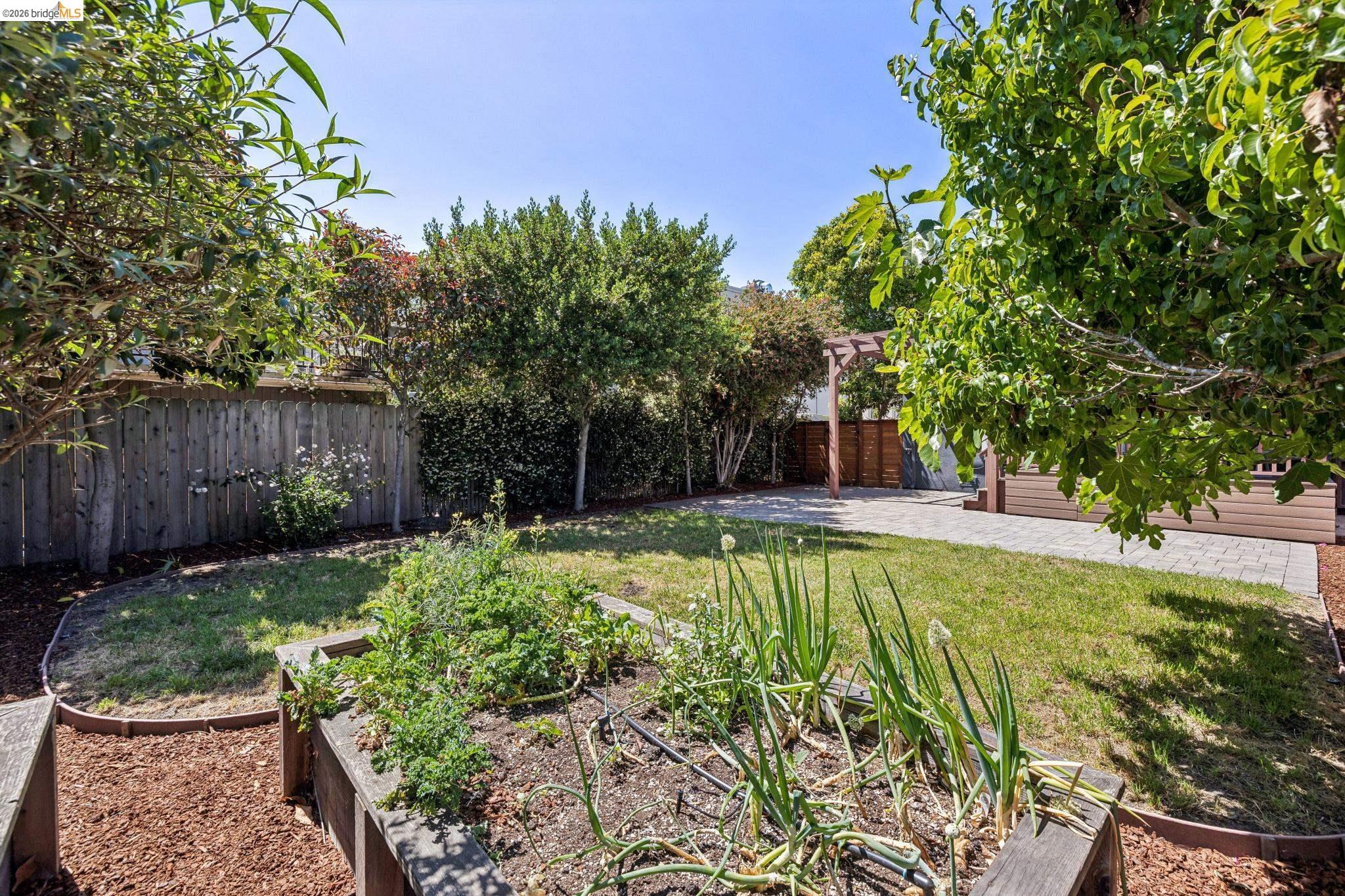 1108 Dwight Way