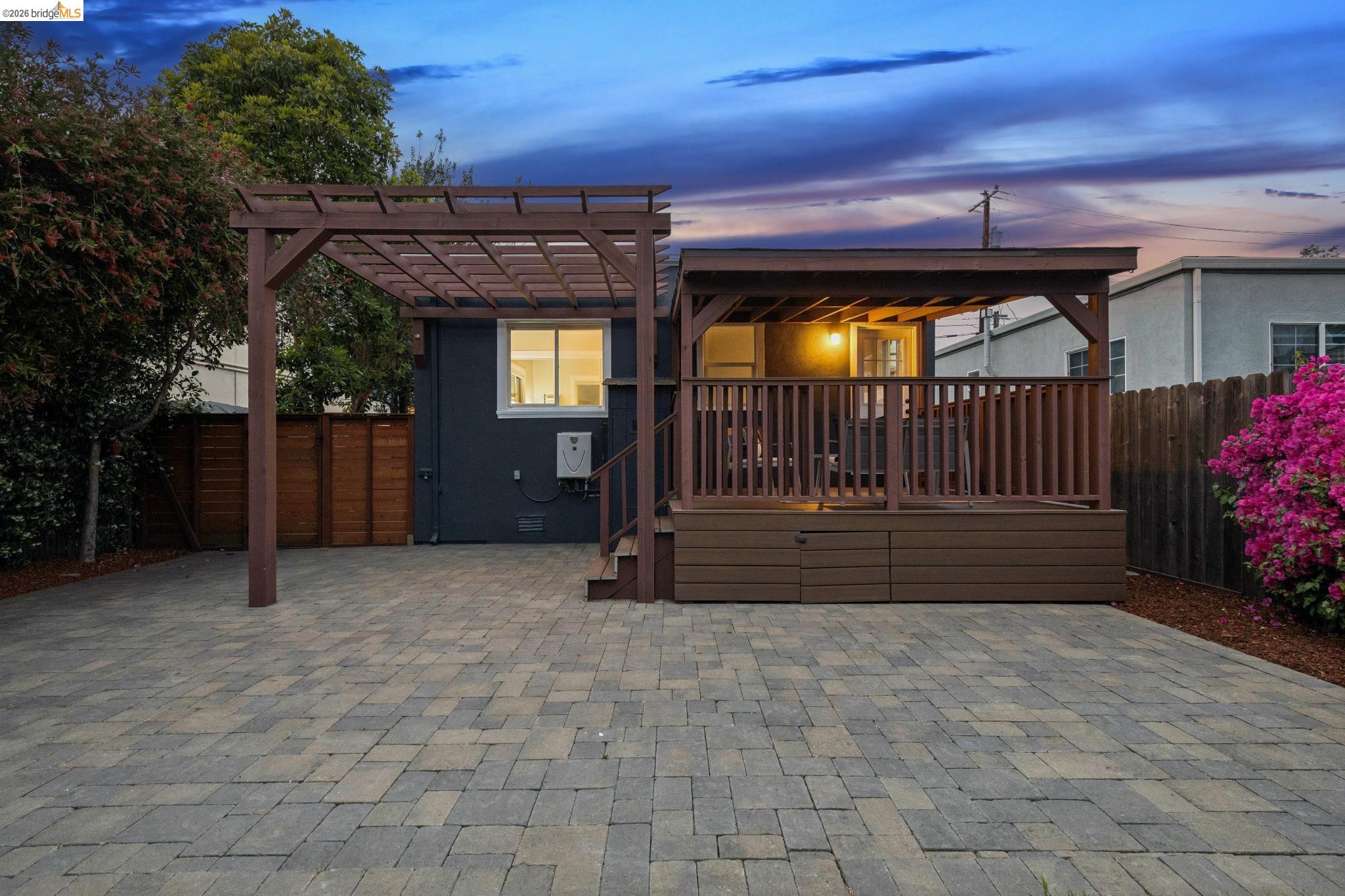 1108 Dwight Way