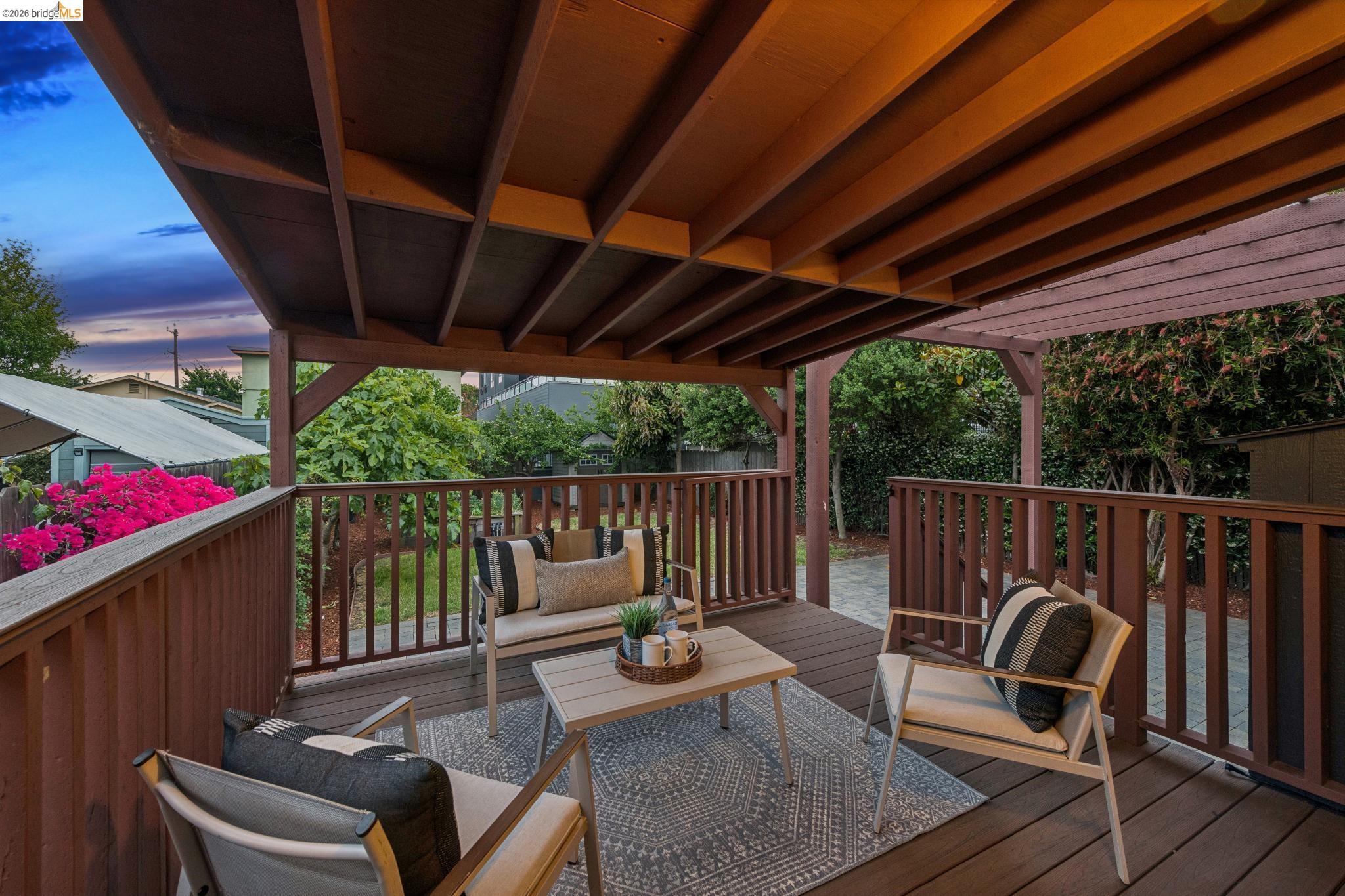 1108 Dwight Way
