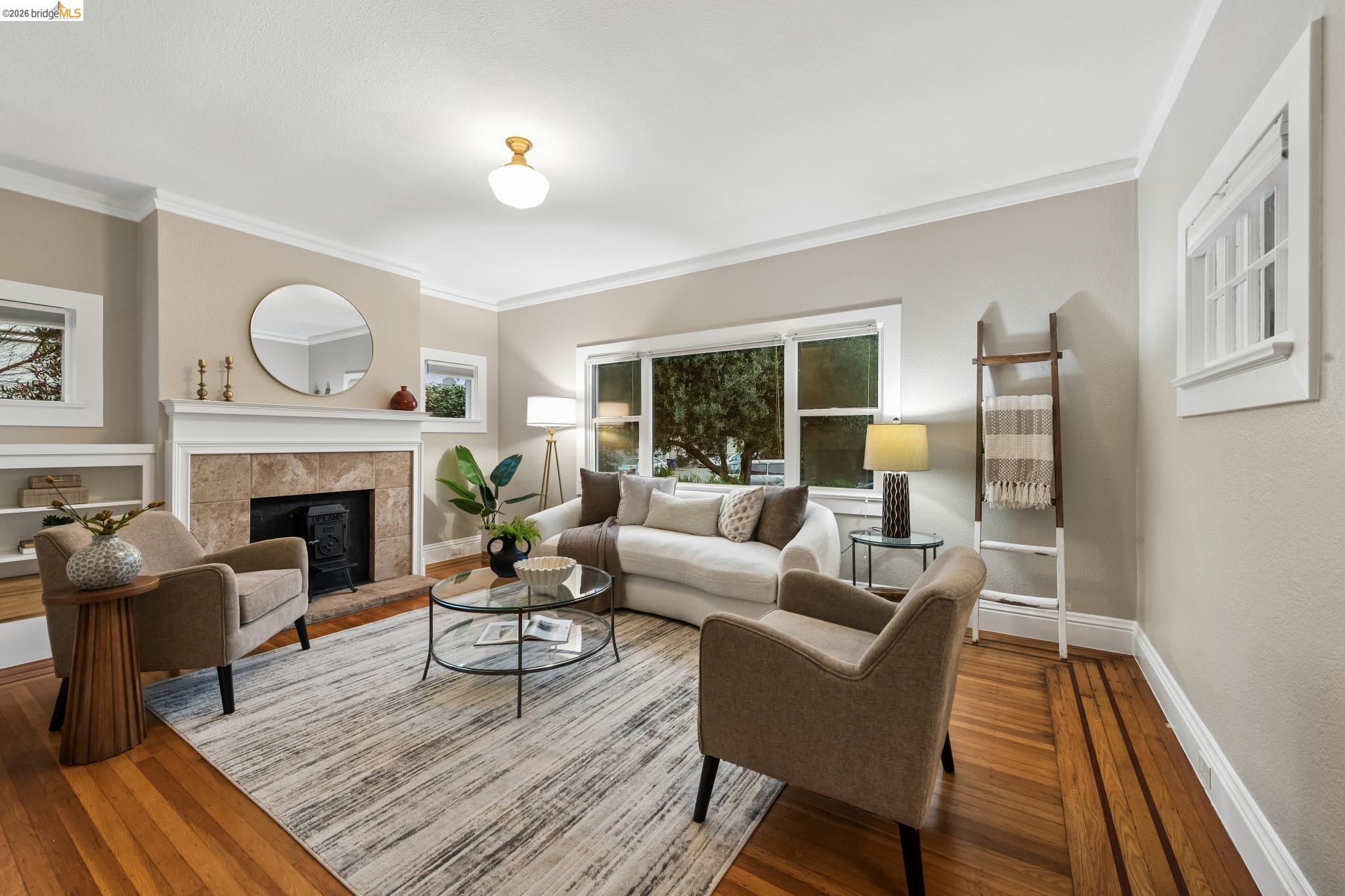 1108 Dwight Way