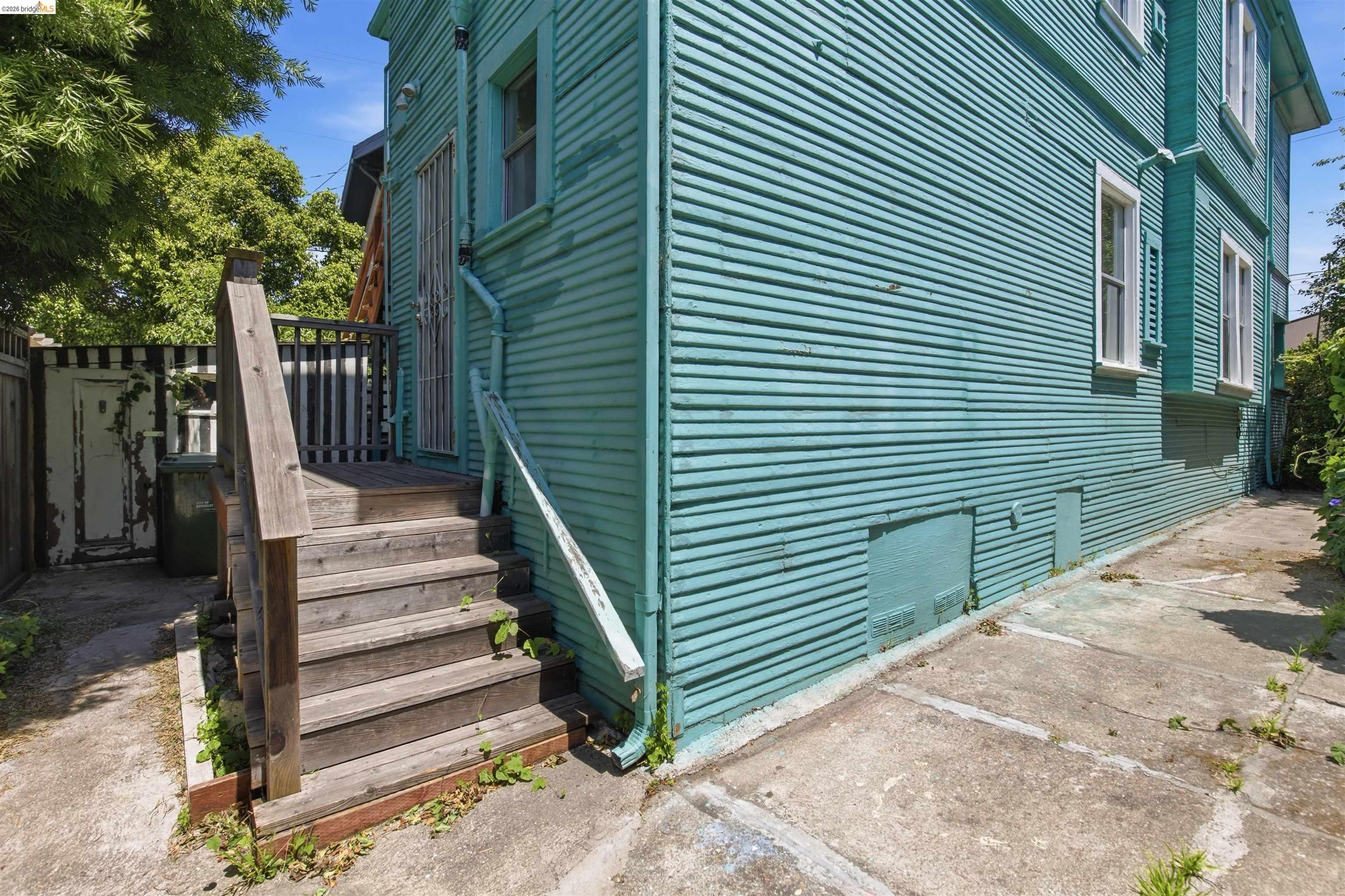 3202 Shattuck Ave