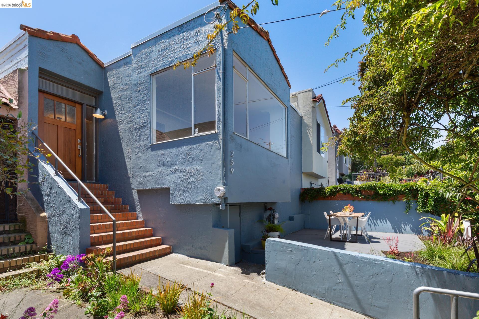 259 Staples Ave