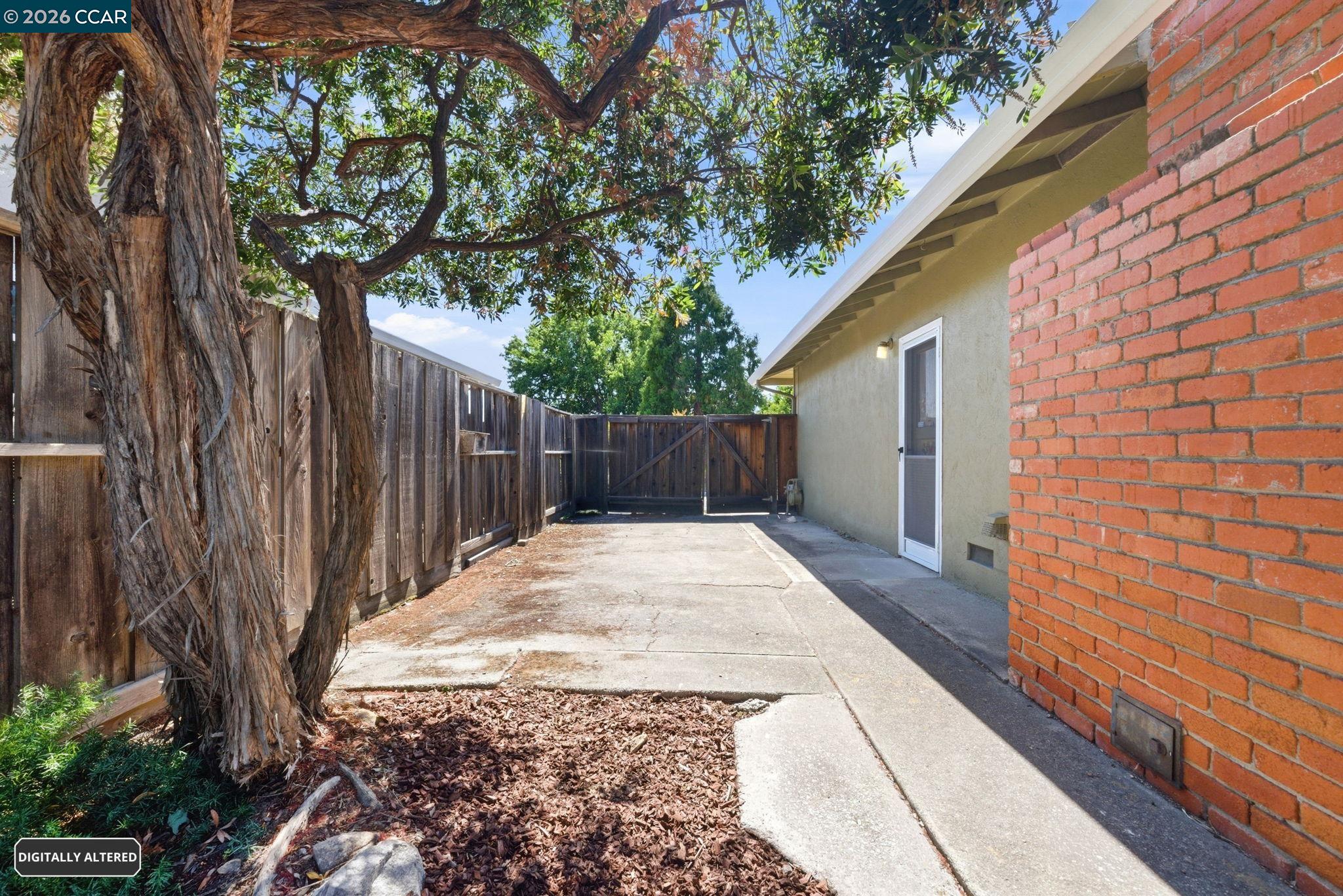 752 Citrus Ave
