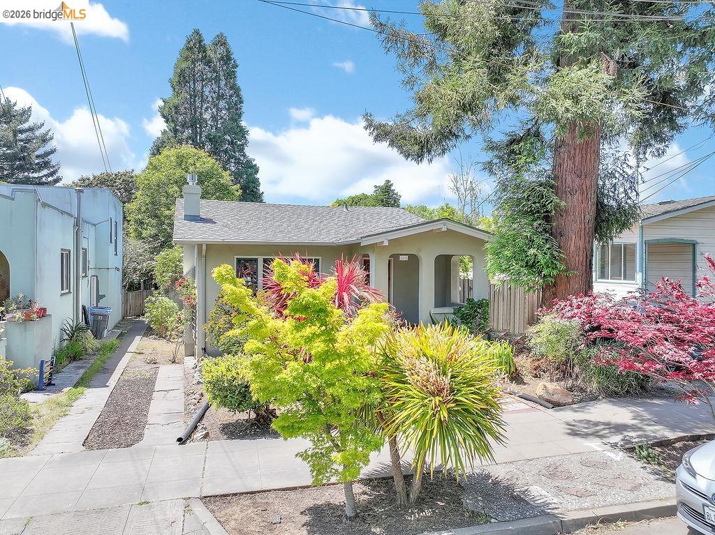 2418 Jefferson Avenue