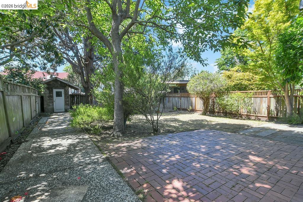 2418 Jefferson Avenue