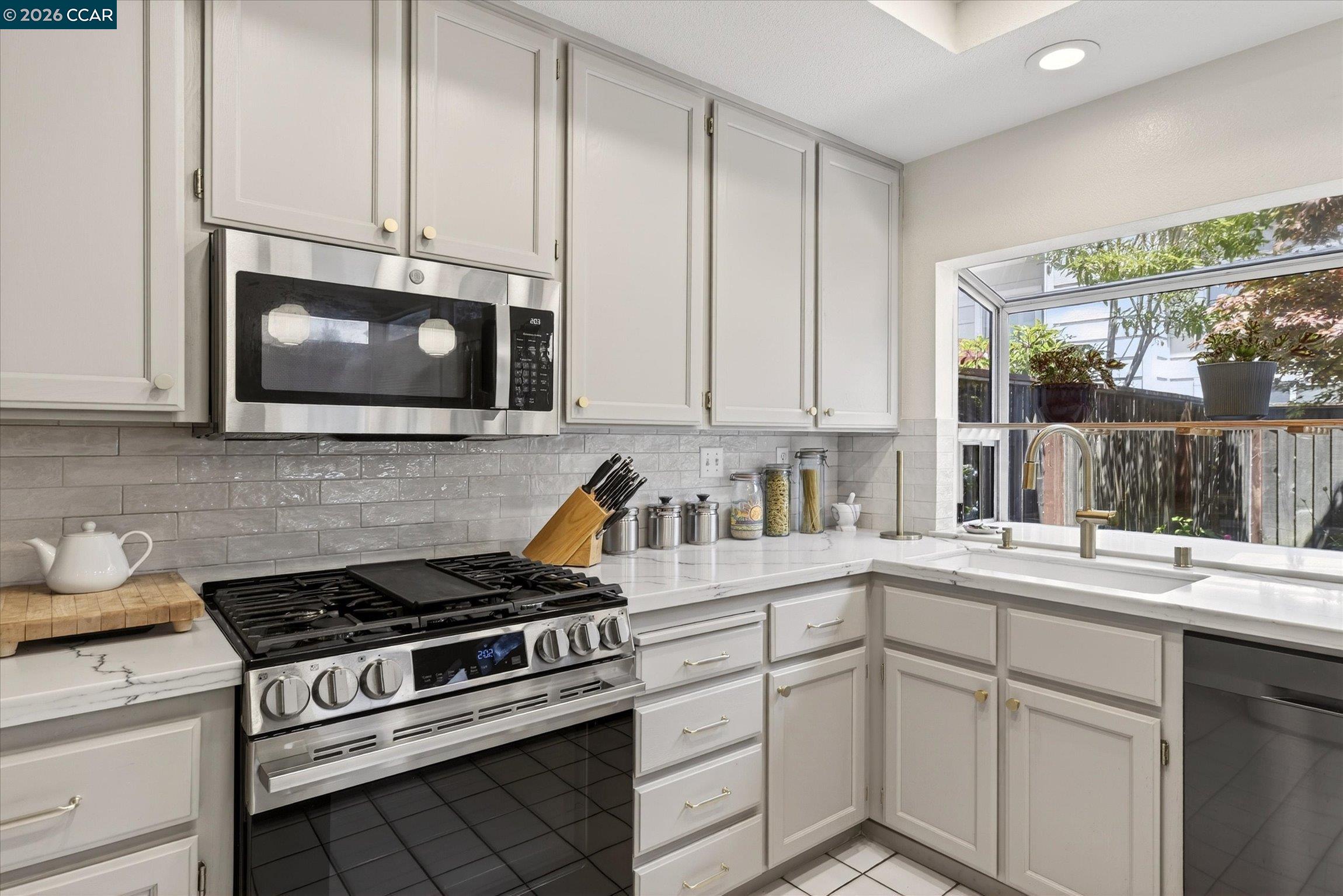 48 Southwind Cir