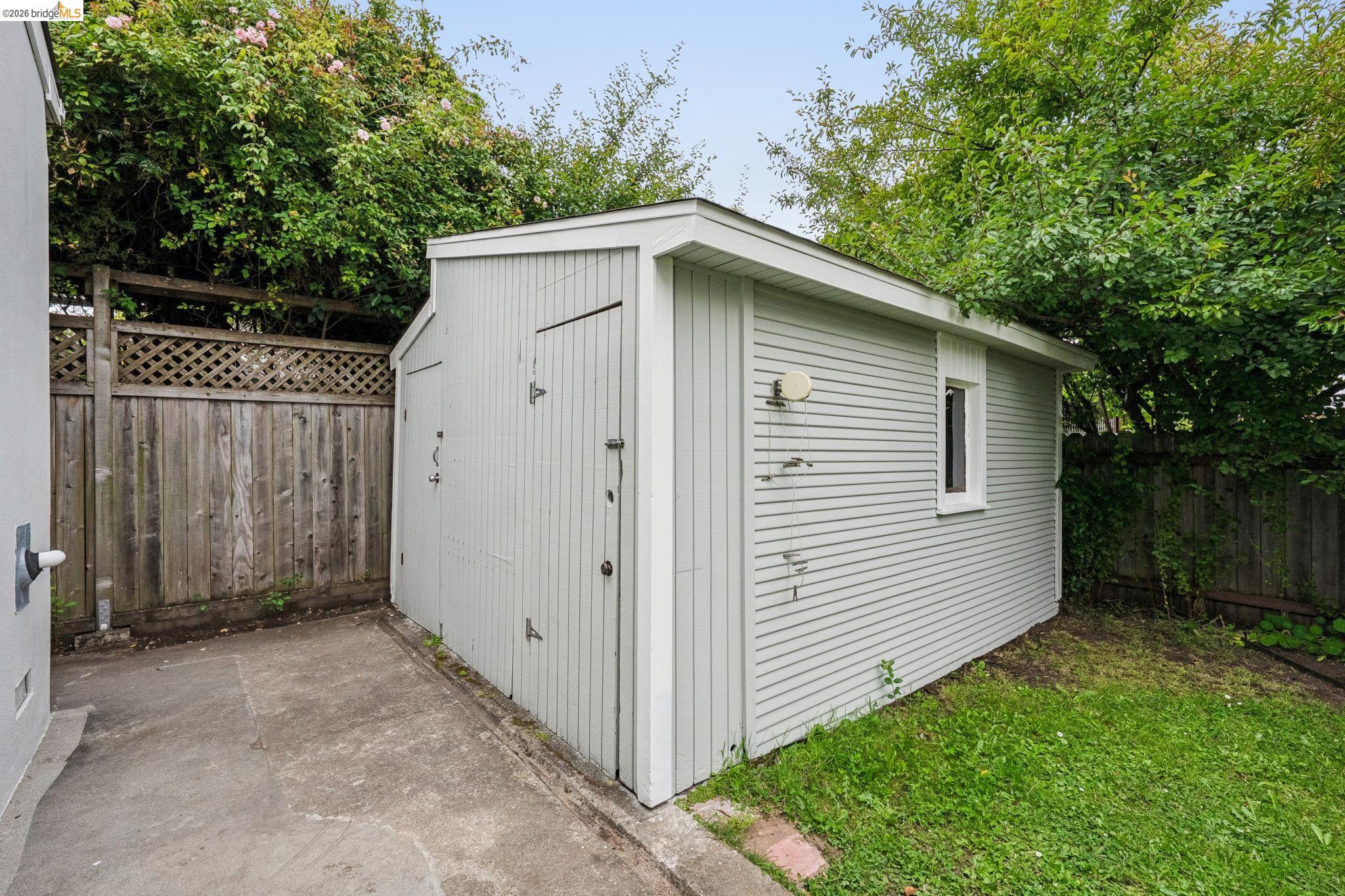 762 Neilson St.