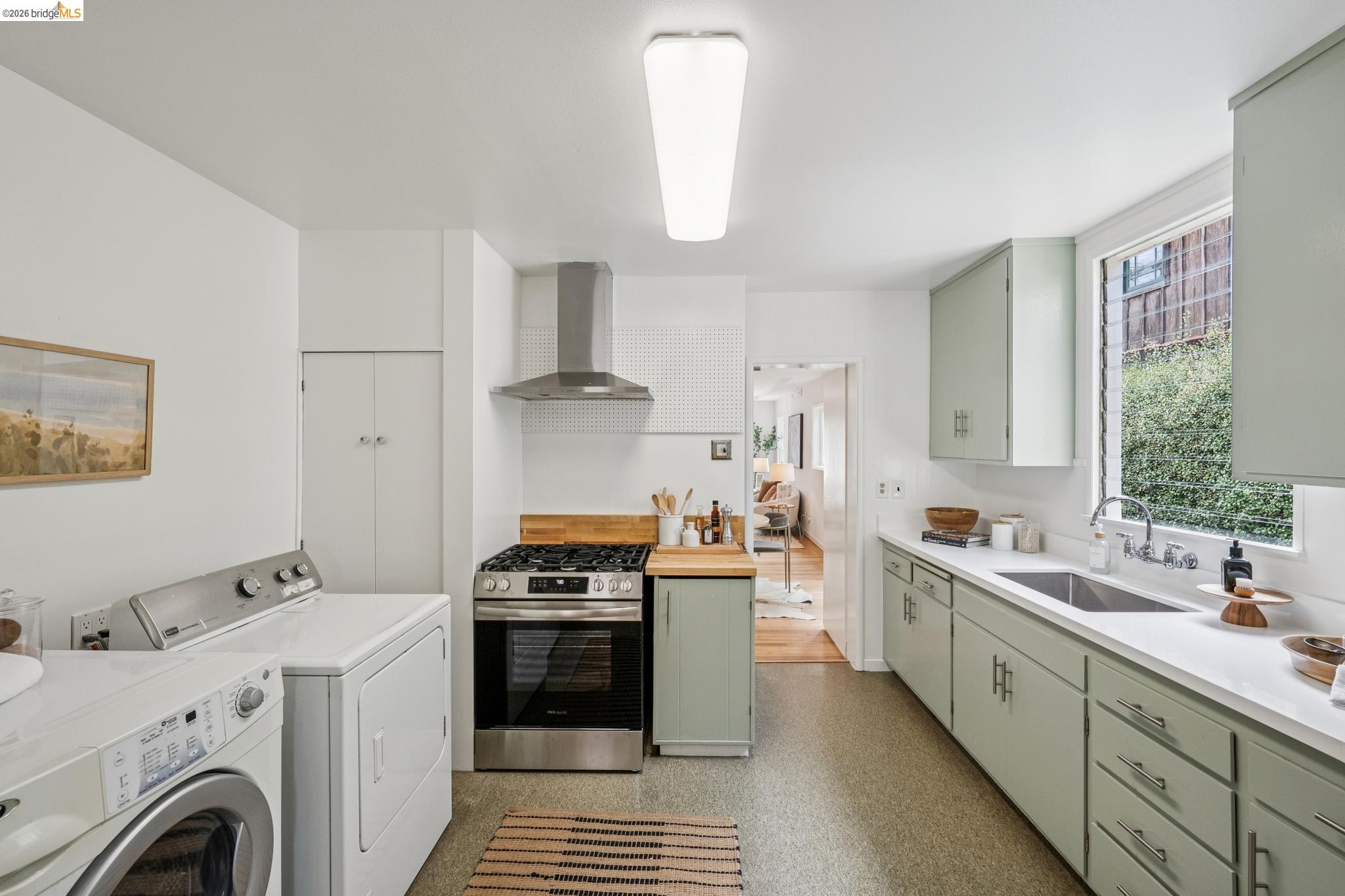 762 Neilson St.