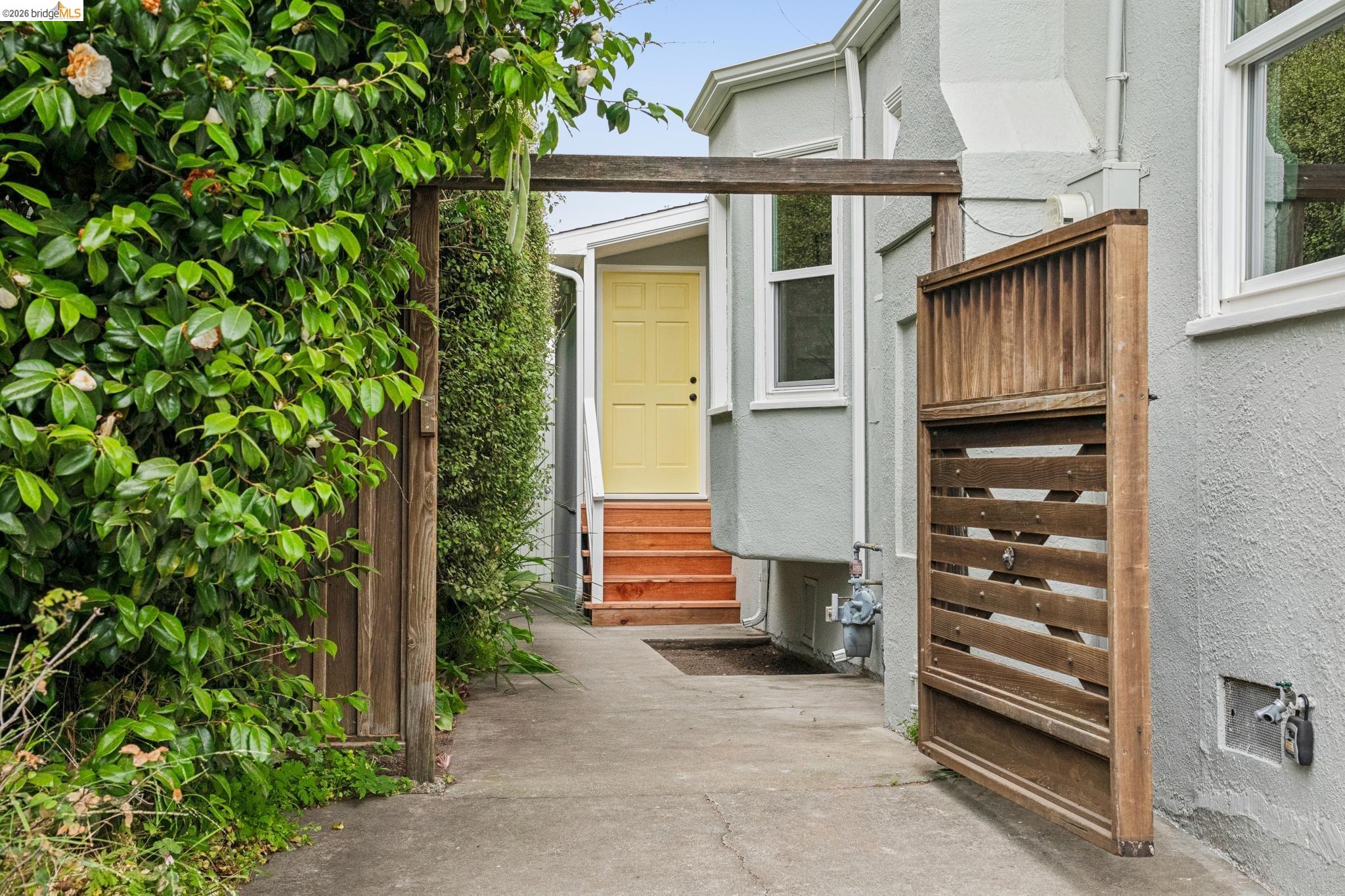 762 Neilson St.