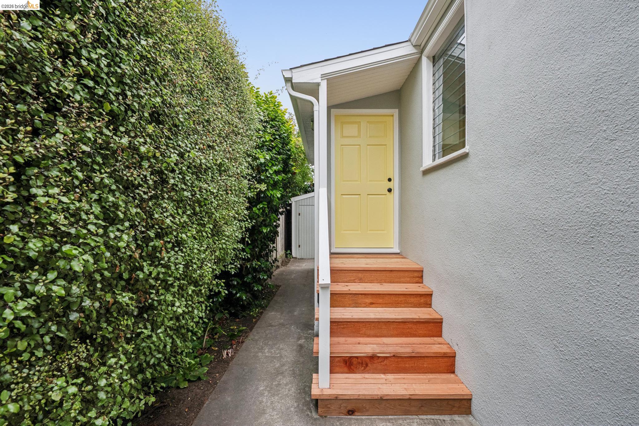 762 Neilson St.