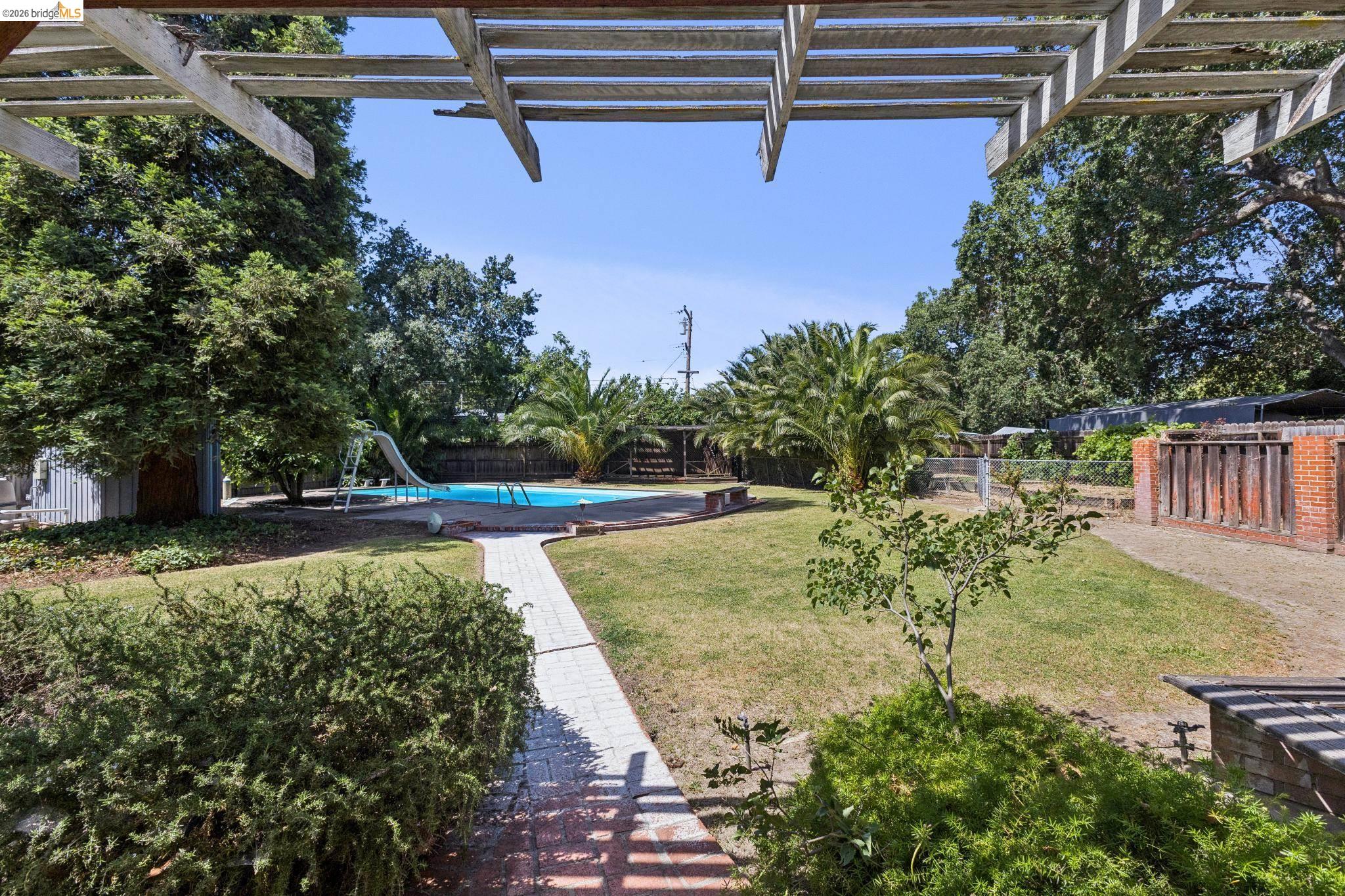 1035 Oak Grove Rd