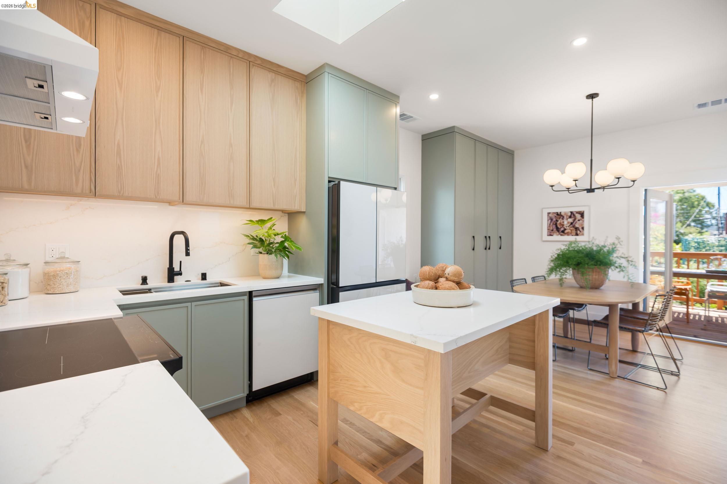 463 44th Street