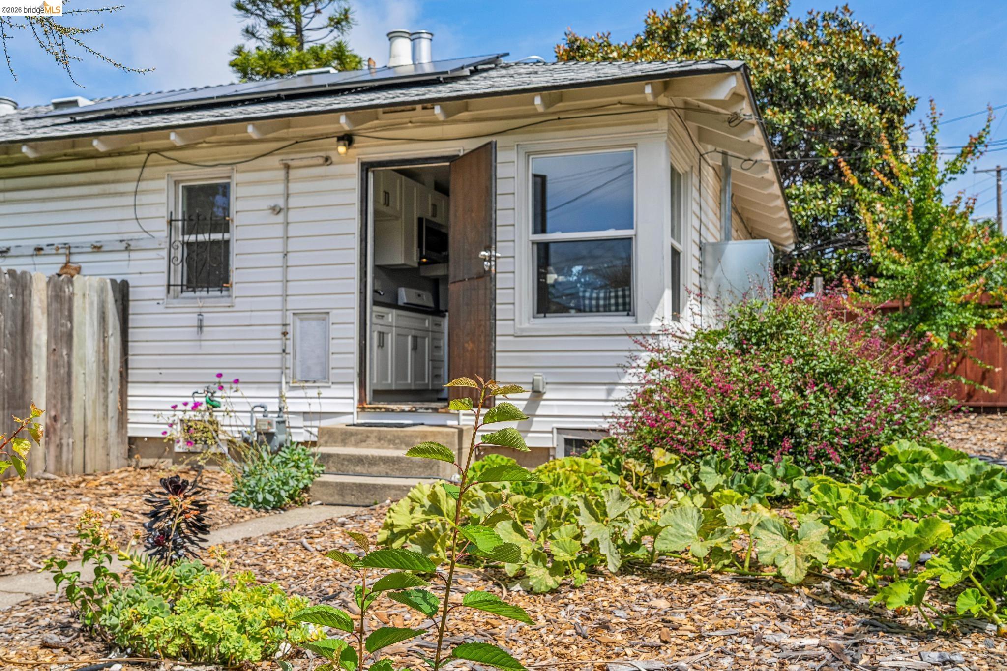18 W Bissell Ave # 204