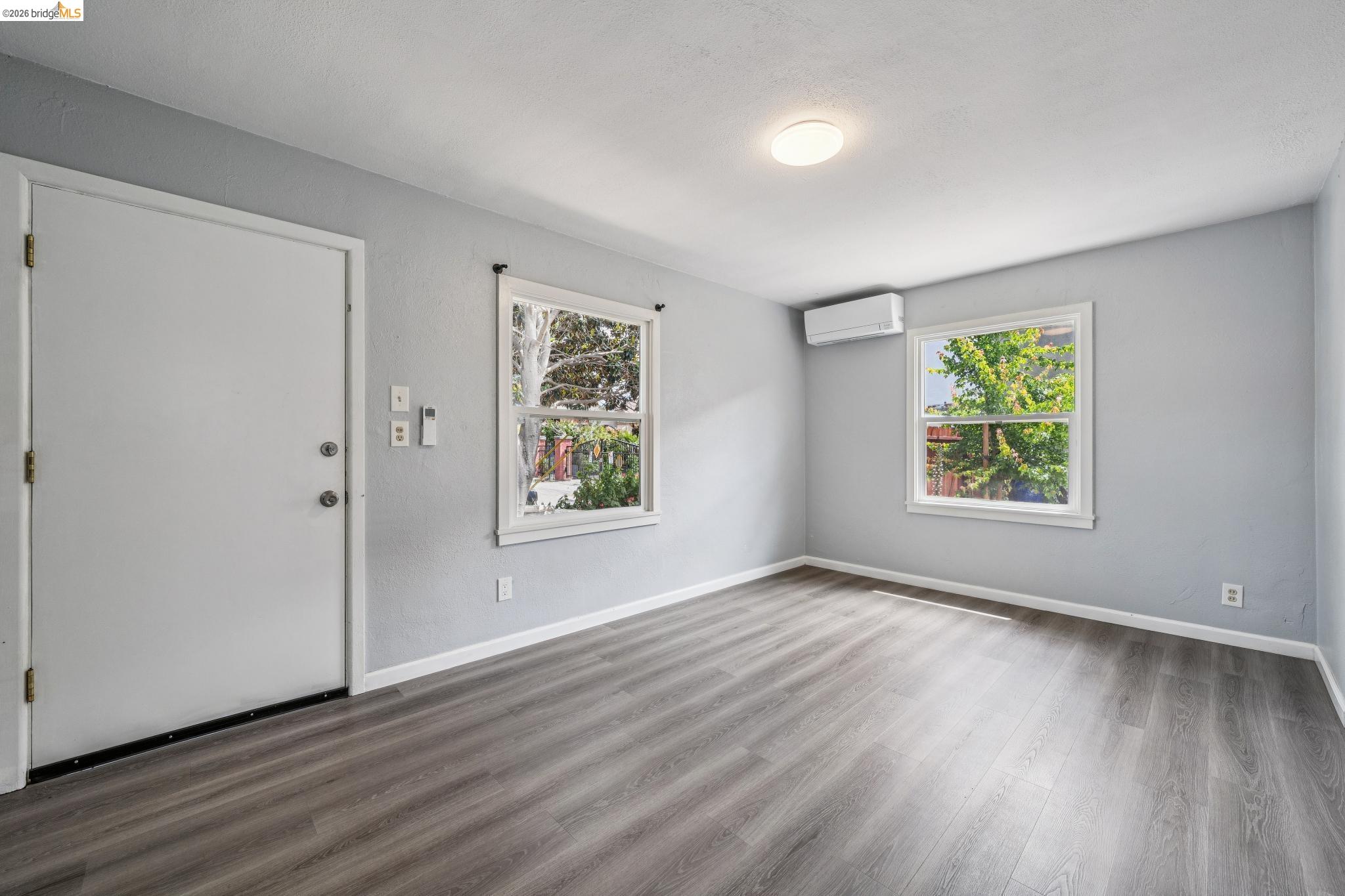 18 W Bissell Ave # 204