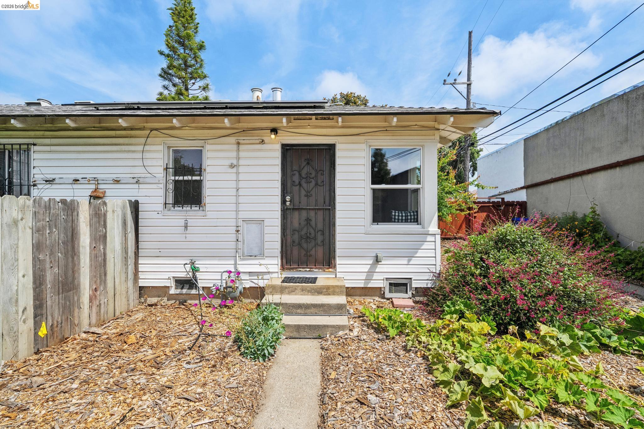 18 W Bissell Ave # 204